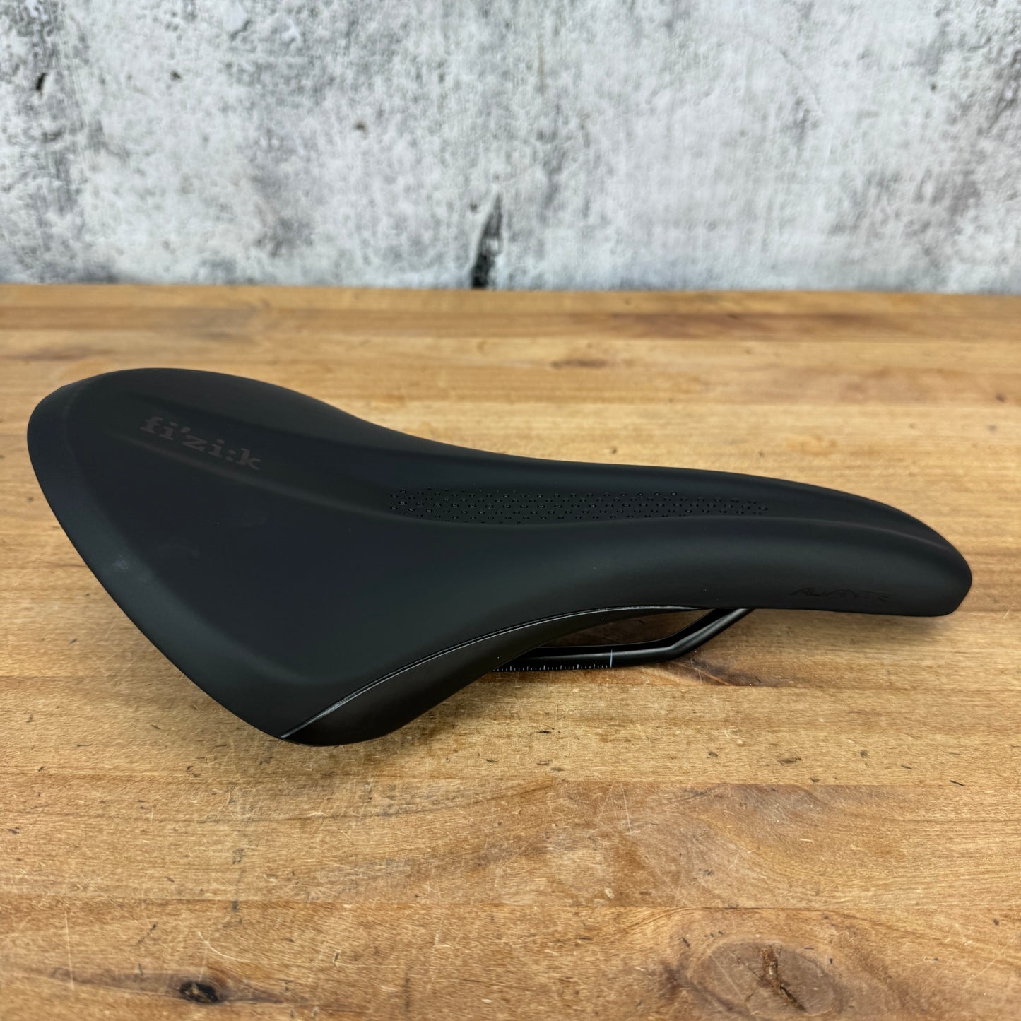 New Takeoff! Fizik Aliante Tempo 150mm Alloy Rails Bike Saddle 285g