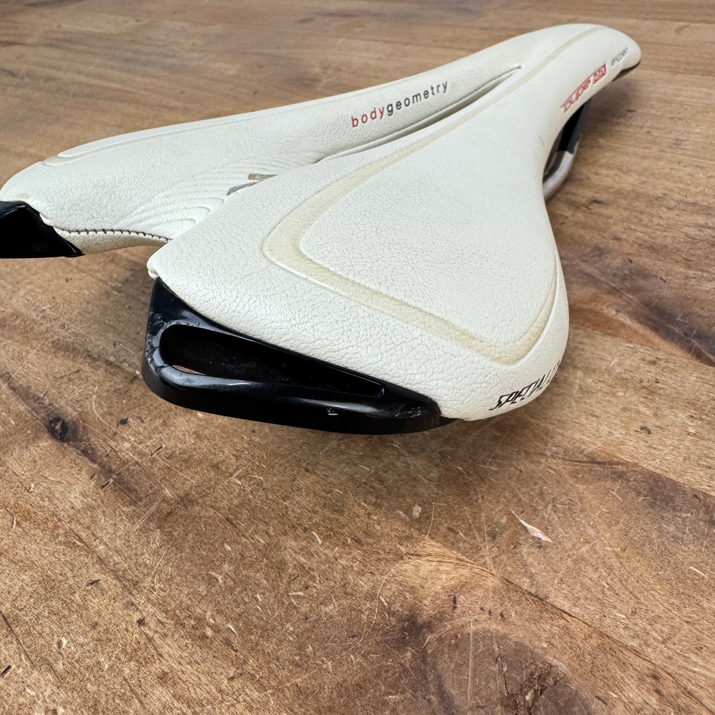 Specialized Toupe RBX Expert 7x7mm Titanium Rails 143mm White Saddle 212g