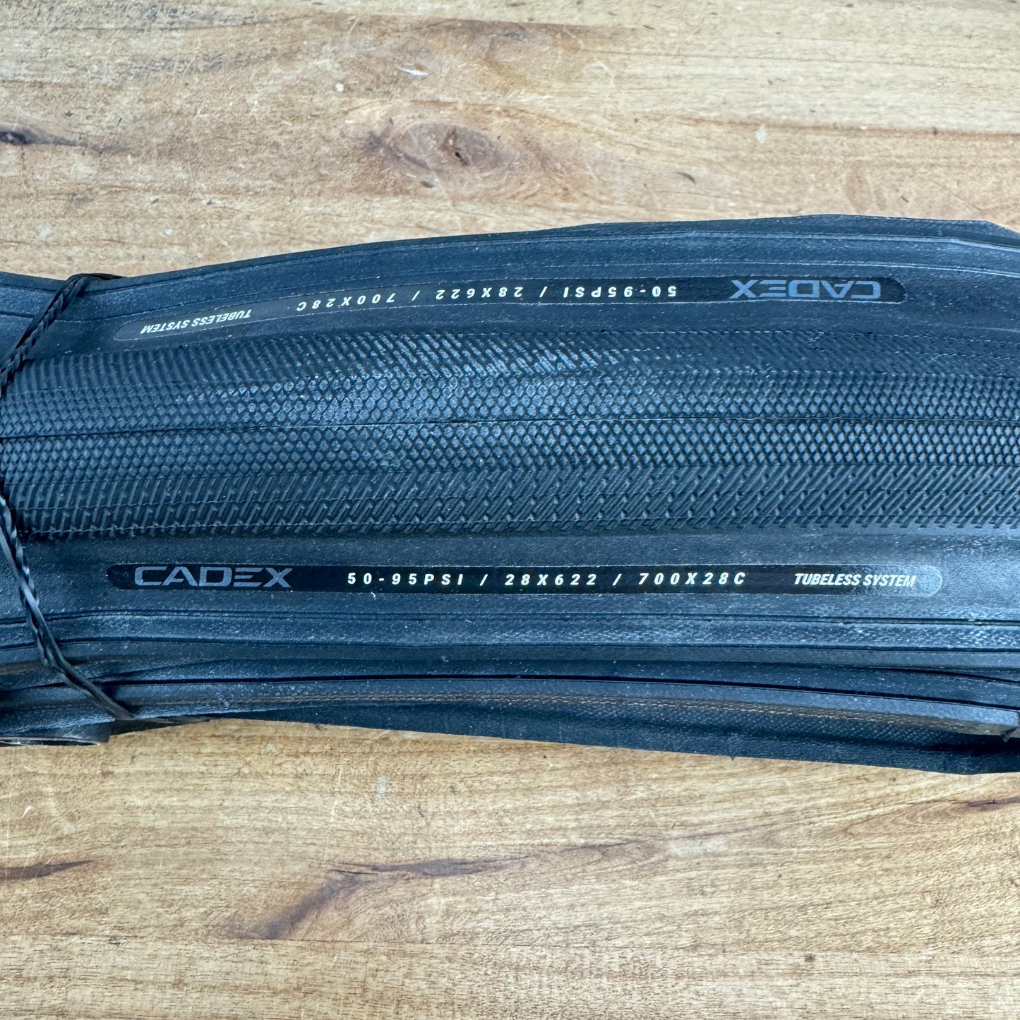 New! Single Cadex Classic 28 700c x 28mm Tubeless Road Bike Tire MSRP $105