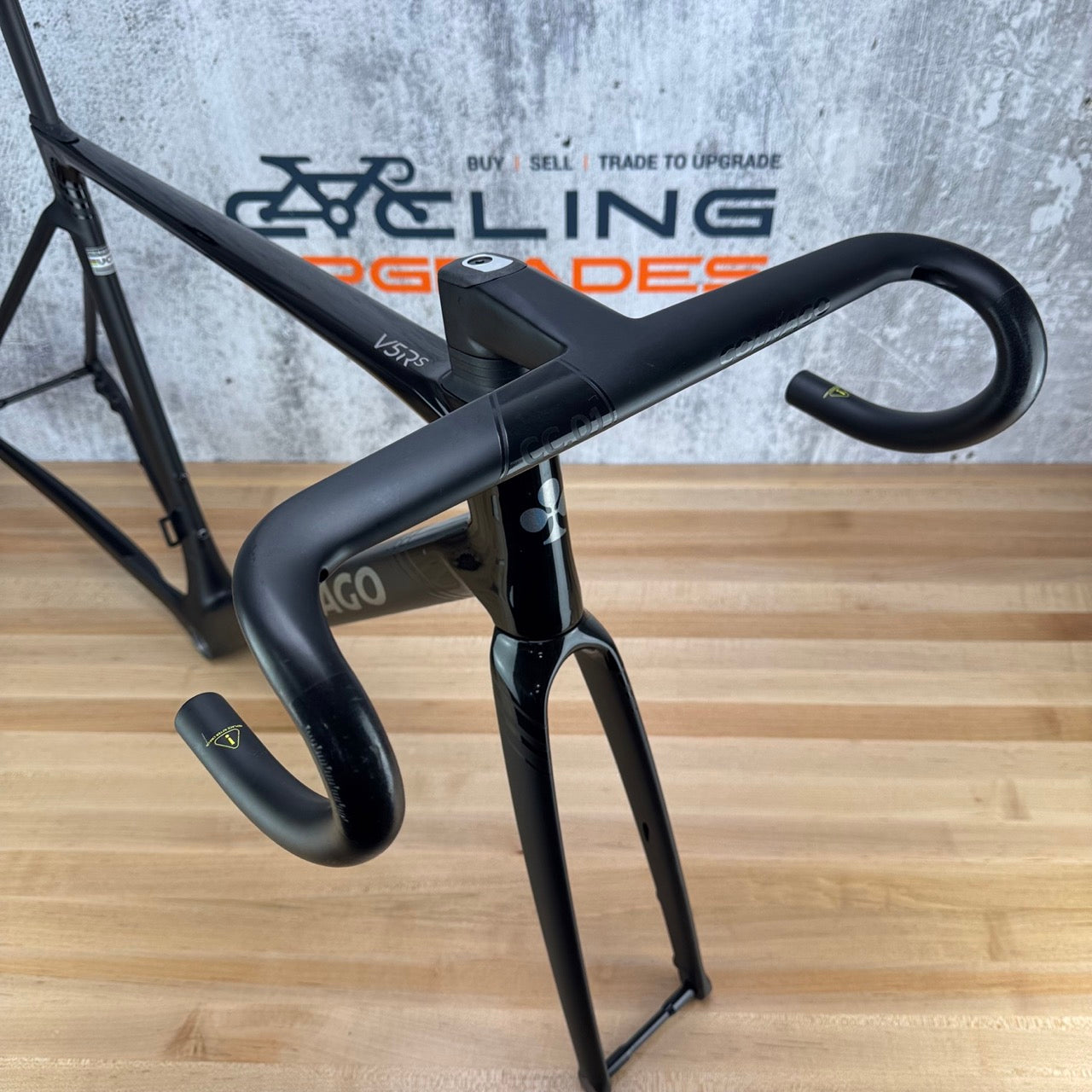 Low Mile! 2025 Colnago V5Rs Size 510 (54.4cm TT) Carbon Disc Frameset 700c 1829g