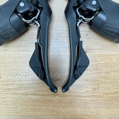 Shimano GRX ST-RX600 11-Speed Mechanical Hydraulic Shifters + Calipers