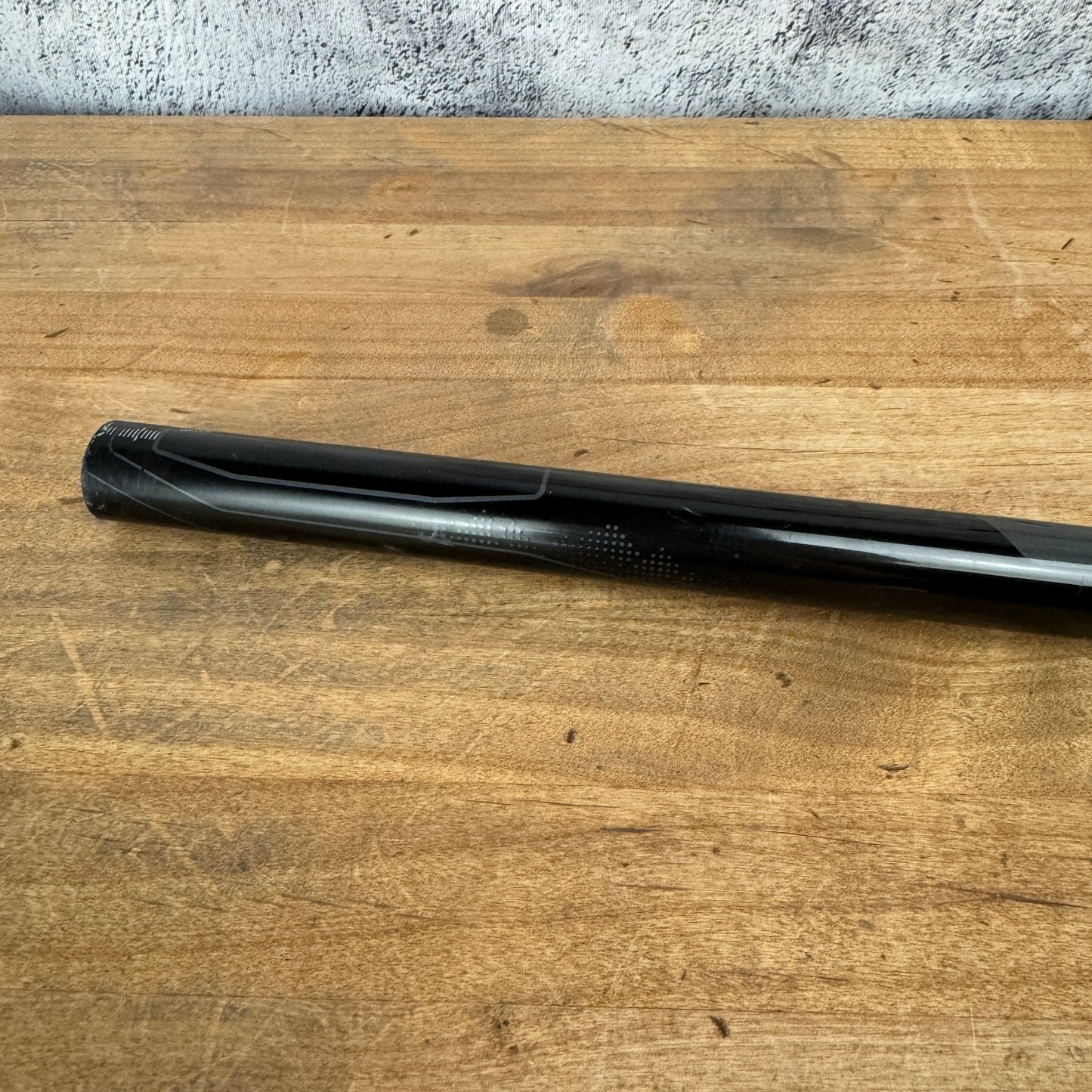 Giant Contact SLR Trail Carbon 31.8mm x 690mm 9 Degree Flat Handlebar 173g