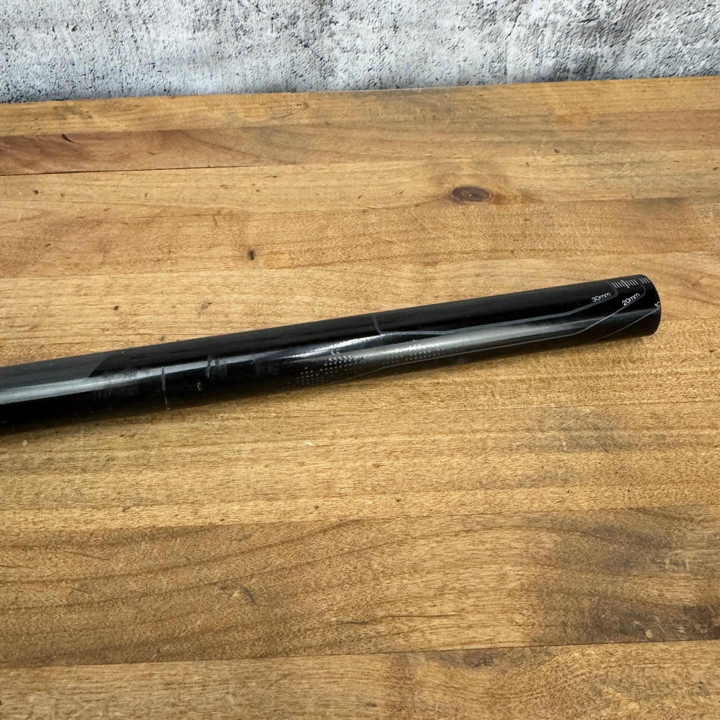 Giant Contact SLR Trail Carbon 31.8mm x 690mm 9 Degree Flat Handlebar 173g