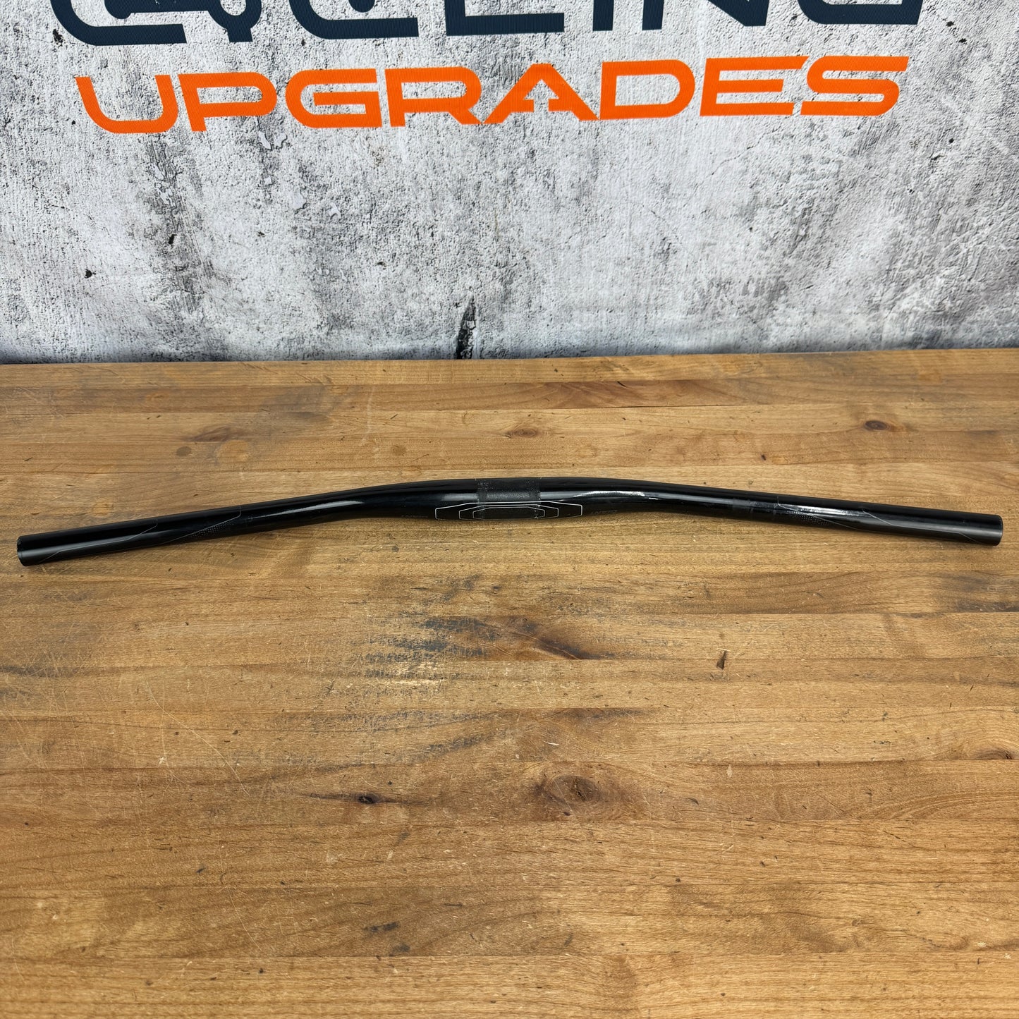 Giant Contact SLR Trail Carbon 31.8mm x 690mm 9 Degree Flat Handlebar 173g