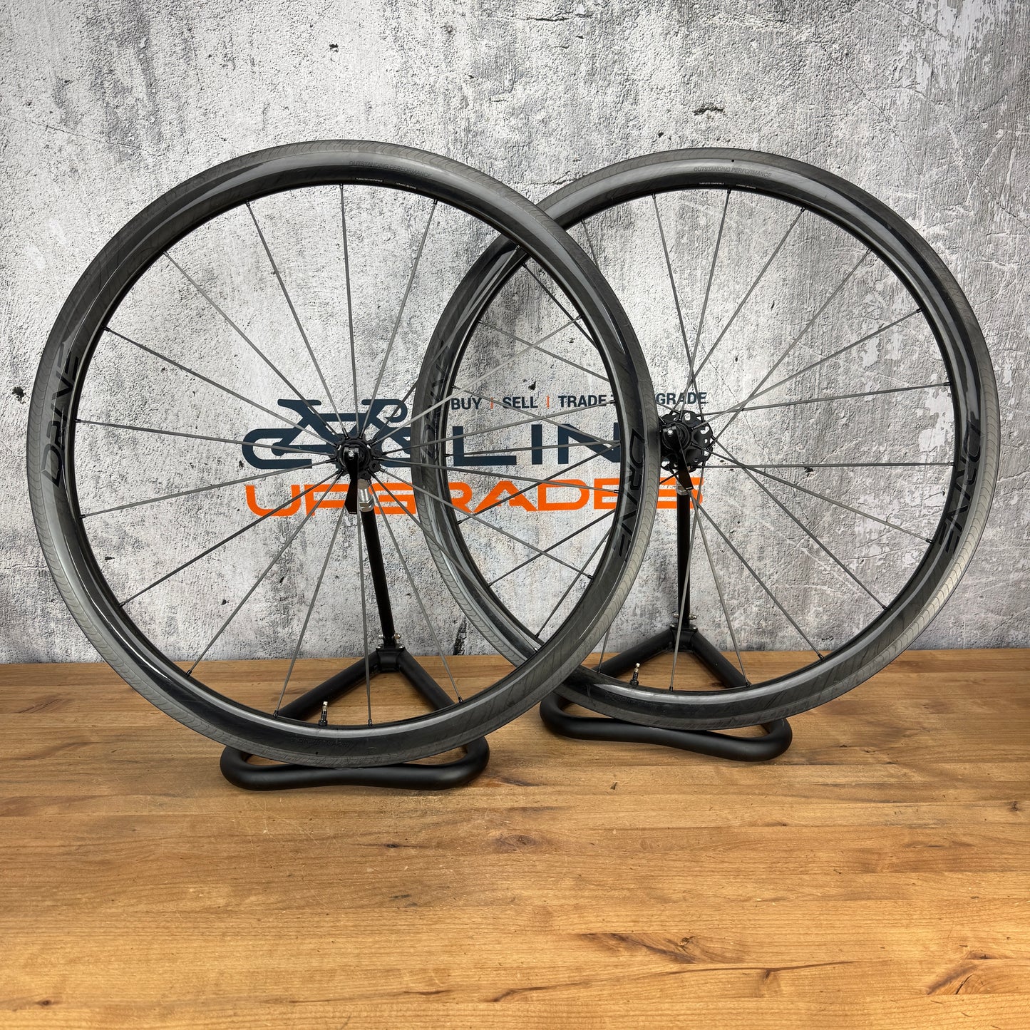 Light Use! Elite Drive 40V Carbon Tubeless Wheelset 700c Rim Brake Ceramic 1276g