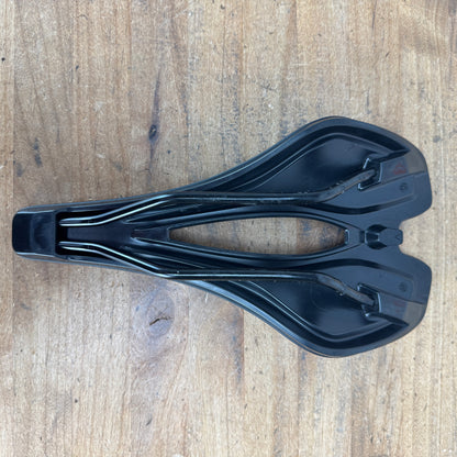 Giant Approach 145mm 7x7mm Alloy Rails Black Bike Saddle w/Particle Flow 309g