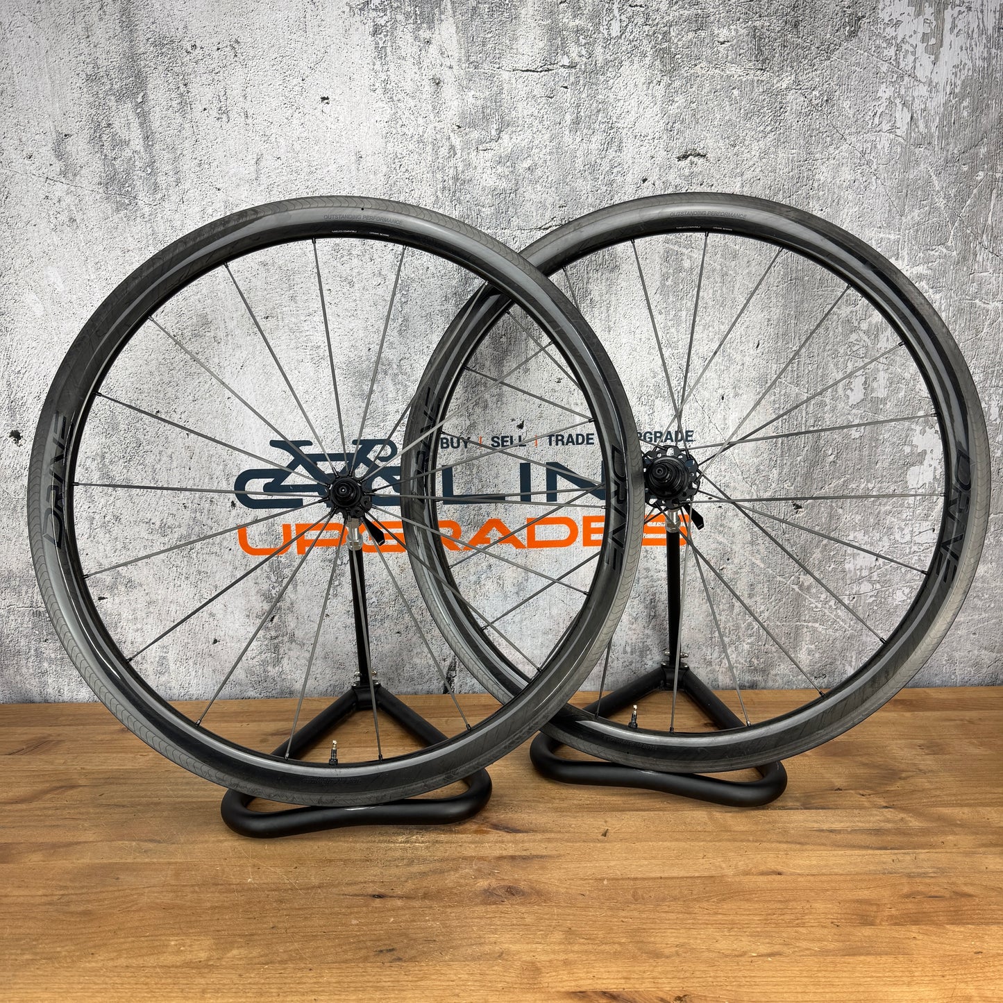 Light Use! Elite Drive 40V Carbon Tubeless Wheelset 700c Rim Brake Ceramic 1276g