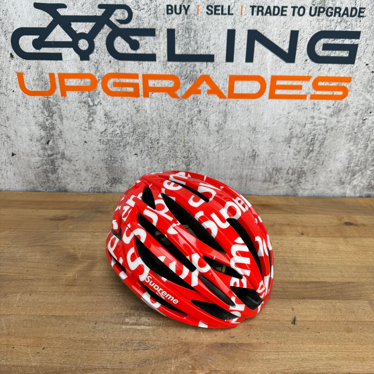 Worn Once! SUPREME Giro Syntax MIPS Medium 55-59cm Bike Cycling Helmet