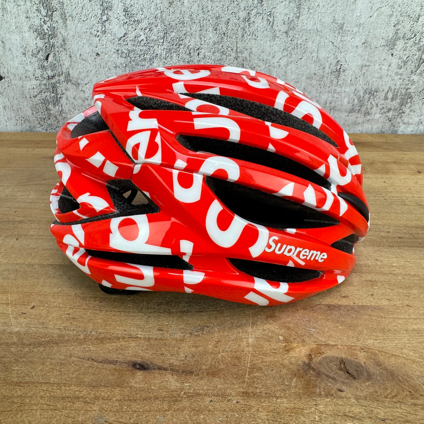 Worn Once! SUPREME Giro Syntax MIPS Medium 55-59cm Bike Cycling Helmet