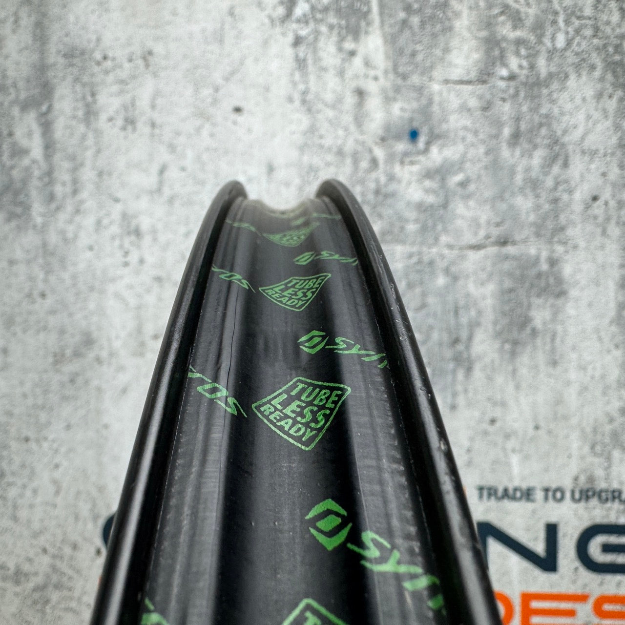 Mint! Syncros Capital 1.0 Aero 60mm Carbon Tubeless Disc Wheelset 700c 1471g