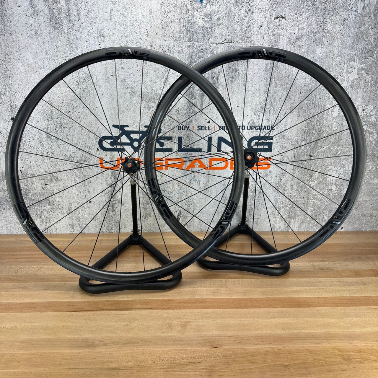Enve SES 2.3 Innerdrive Carbon Tubeless Hookless Disc Wheelset 700c 1256g