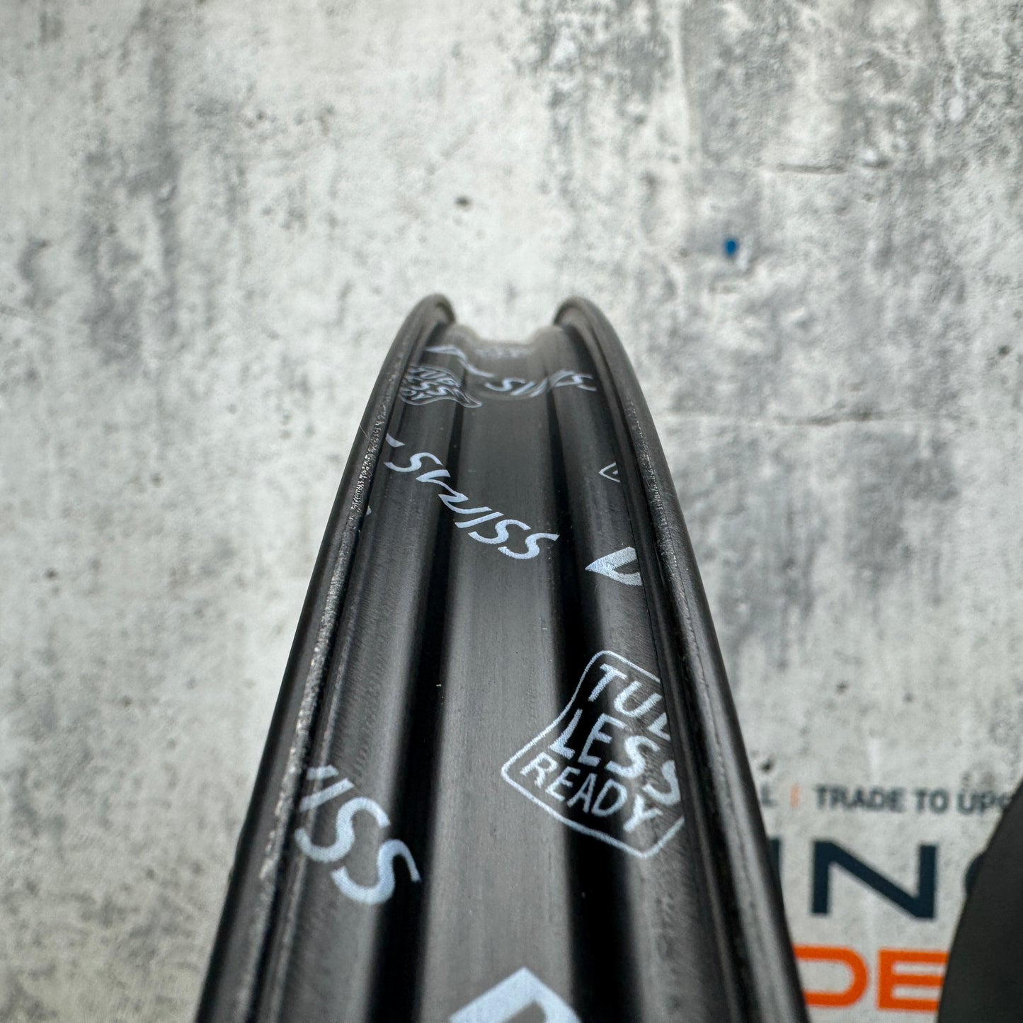 New! DT Swiss ARC 1100 DiCut 85 Carbon Tubeless Disc Wheelset 700c 180 Hubs