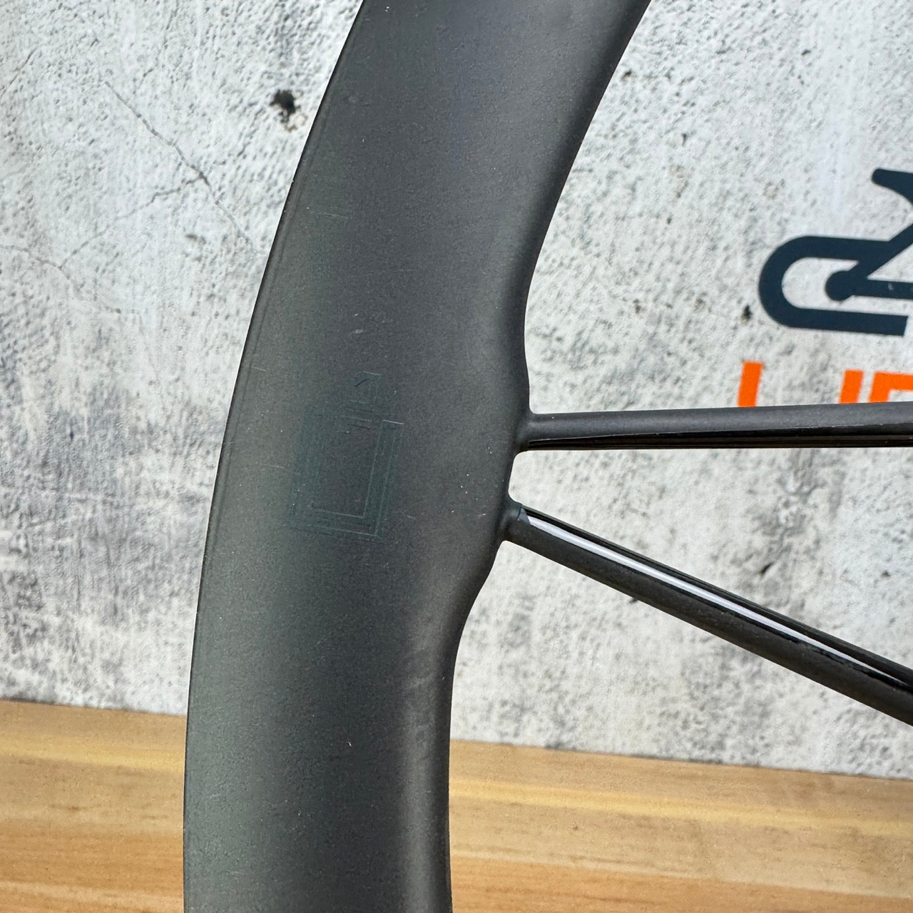 New! BLKTEC C1D GC 40mm Carbon Tubeless Hookless Disc Wheelset 700c DT 180