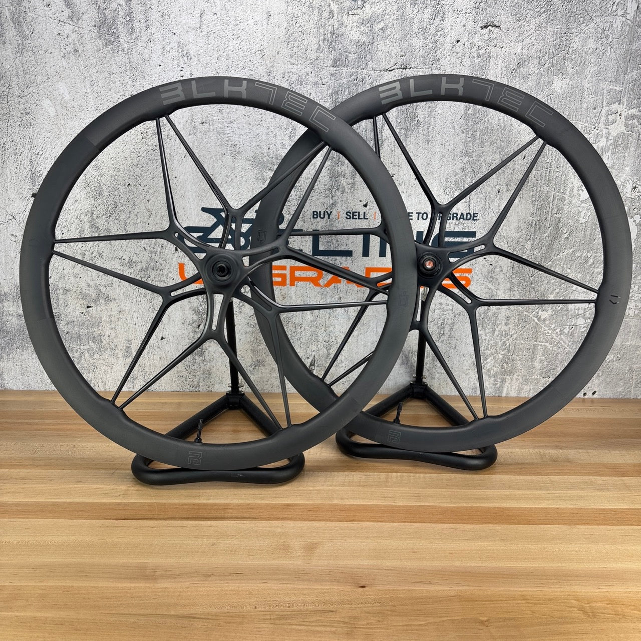 New! BLKTEC C1D GC 40mm Carbon Tubeless Hookless Disc Wheelset 700c DT 180
