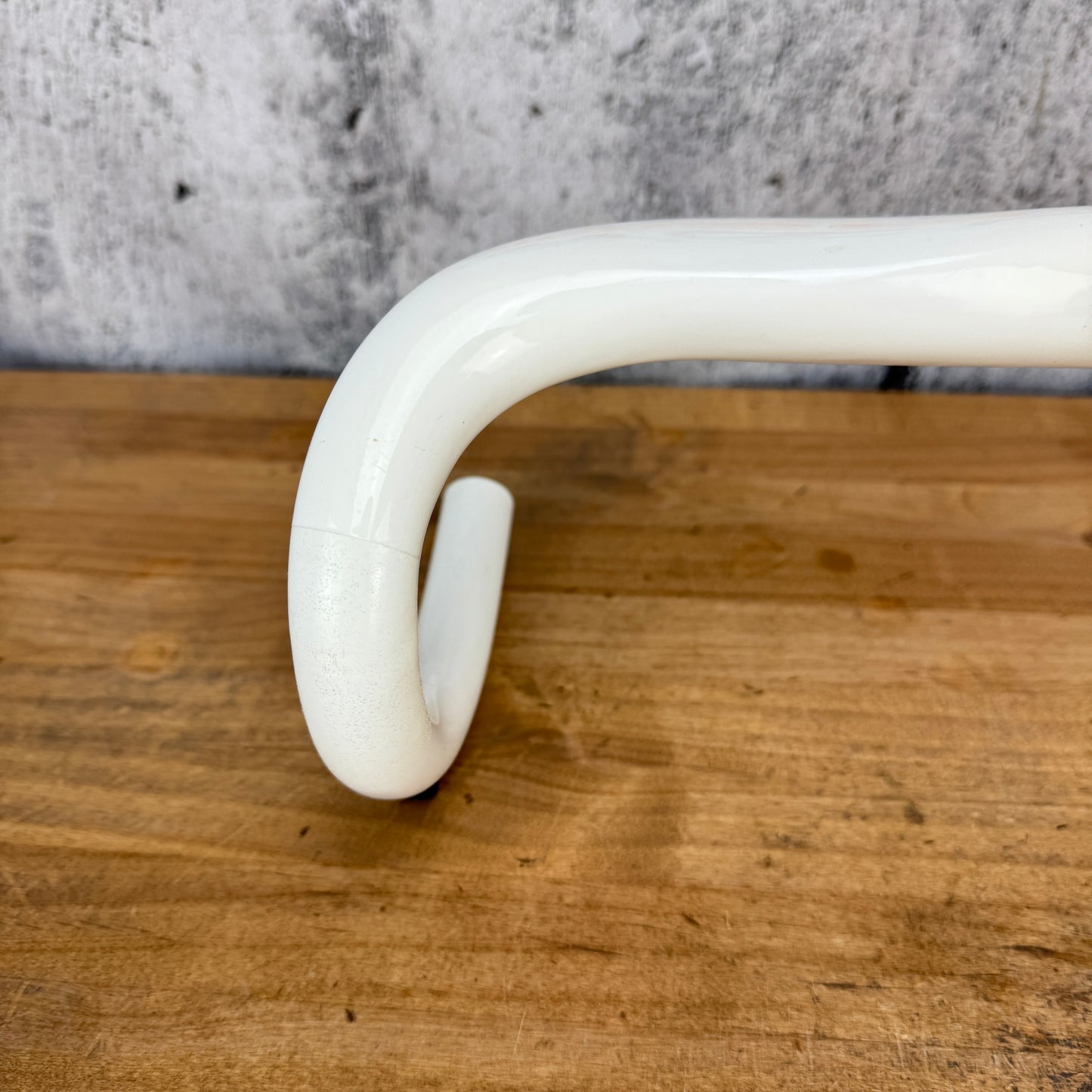 Deda Elementi Presa Carbon 46cm (44cm c-c) 31.8mm White  Bike Handlebar 255g