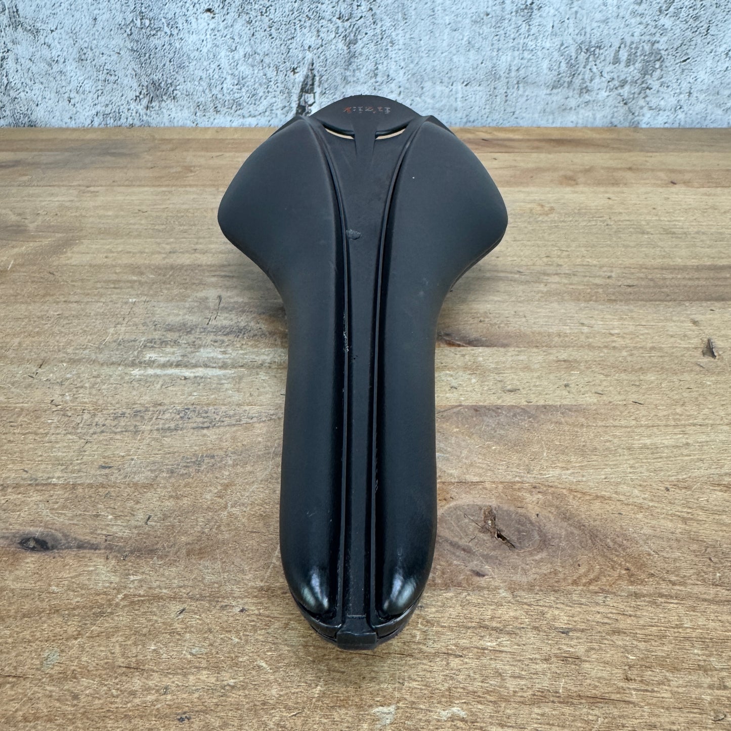 Fizik Arione R3 Regular 126mm 7x7mm Kium Rails Bike Saddle 207g