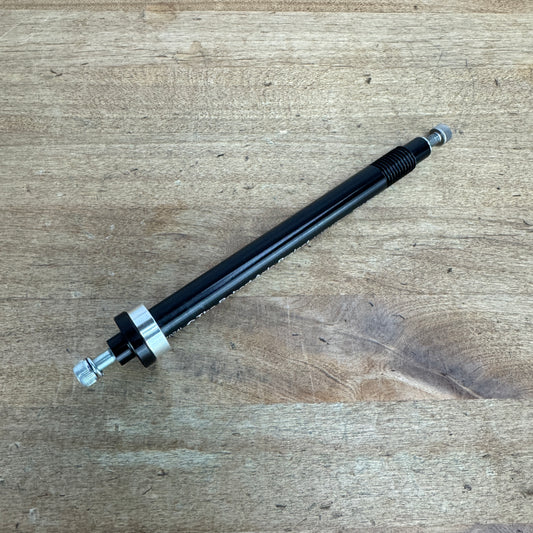 The Robert Axle Project Old Man Mountain 47024I Front Rack Mount Thru Axle 1.5mm