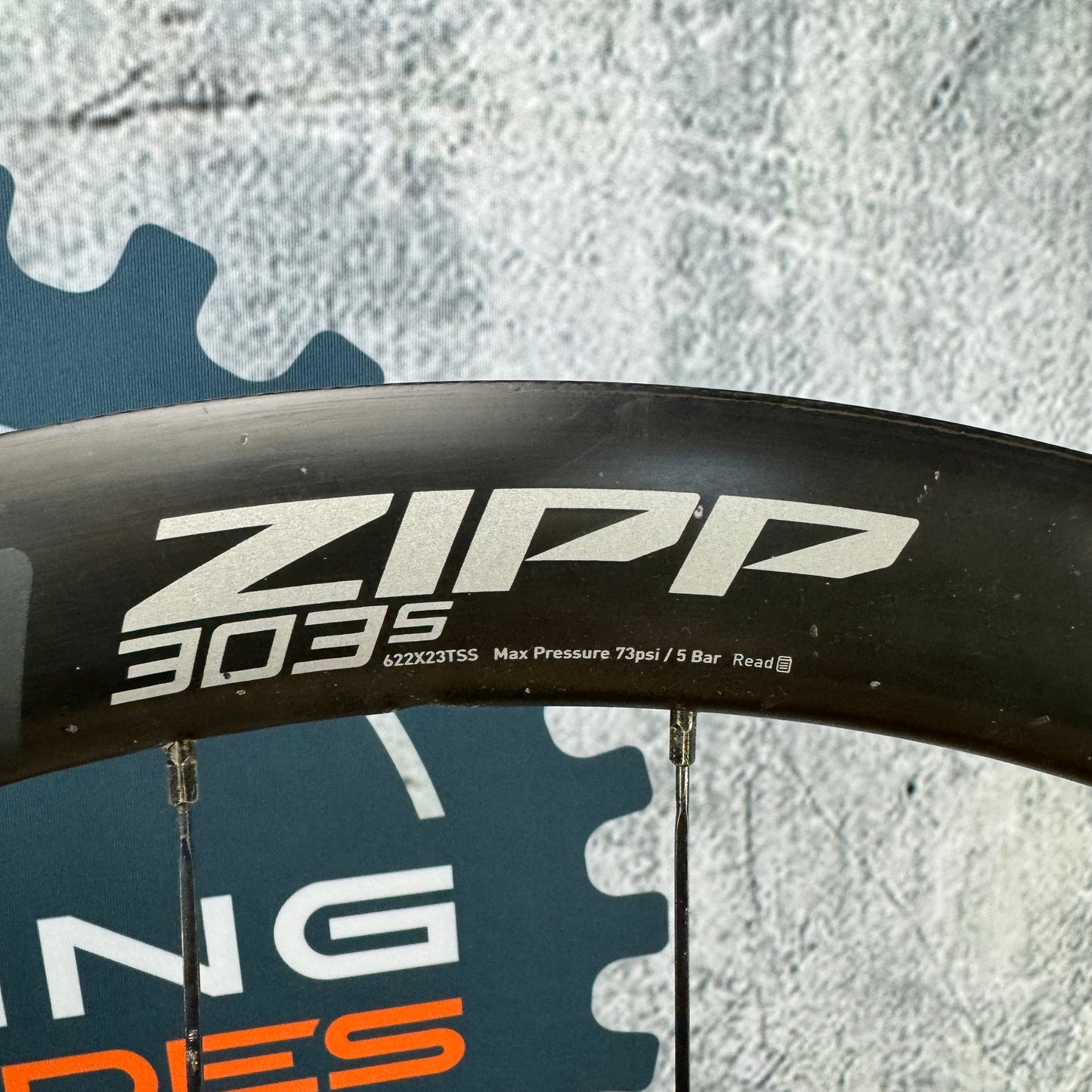 Zipp 303s Carbon Tubeless Hookless Disc Wheelset 700c Cognition Hubs 1545g