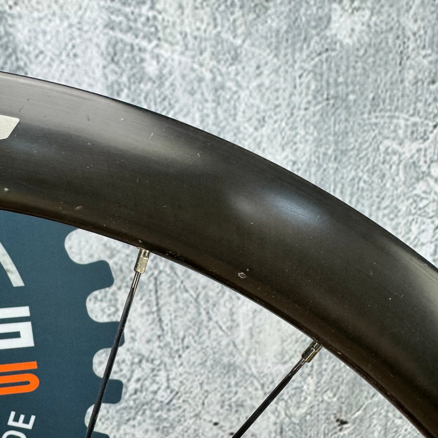 Zipp 303s Carbon Tubeless Hookless Disc Wheelset 700c Cognition Hubs 1545g
