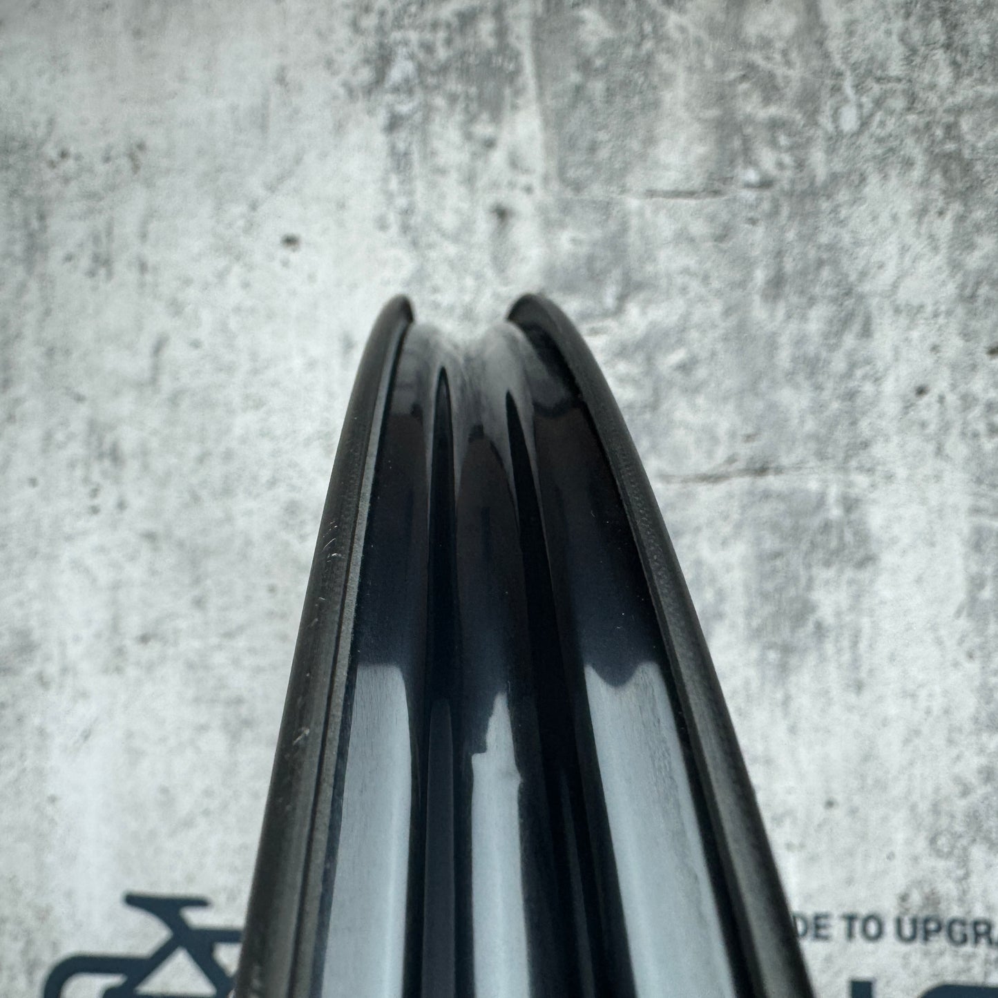 New! Shimano Dura-Ace C60 WH-R9270 Carbon Tubeless Disc Wheelset 700c 1618g