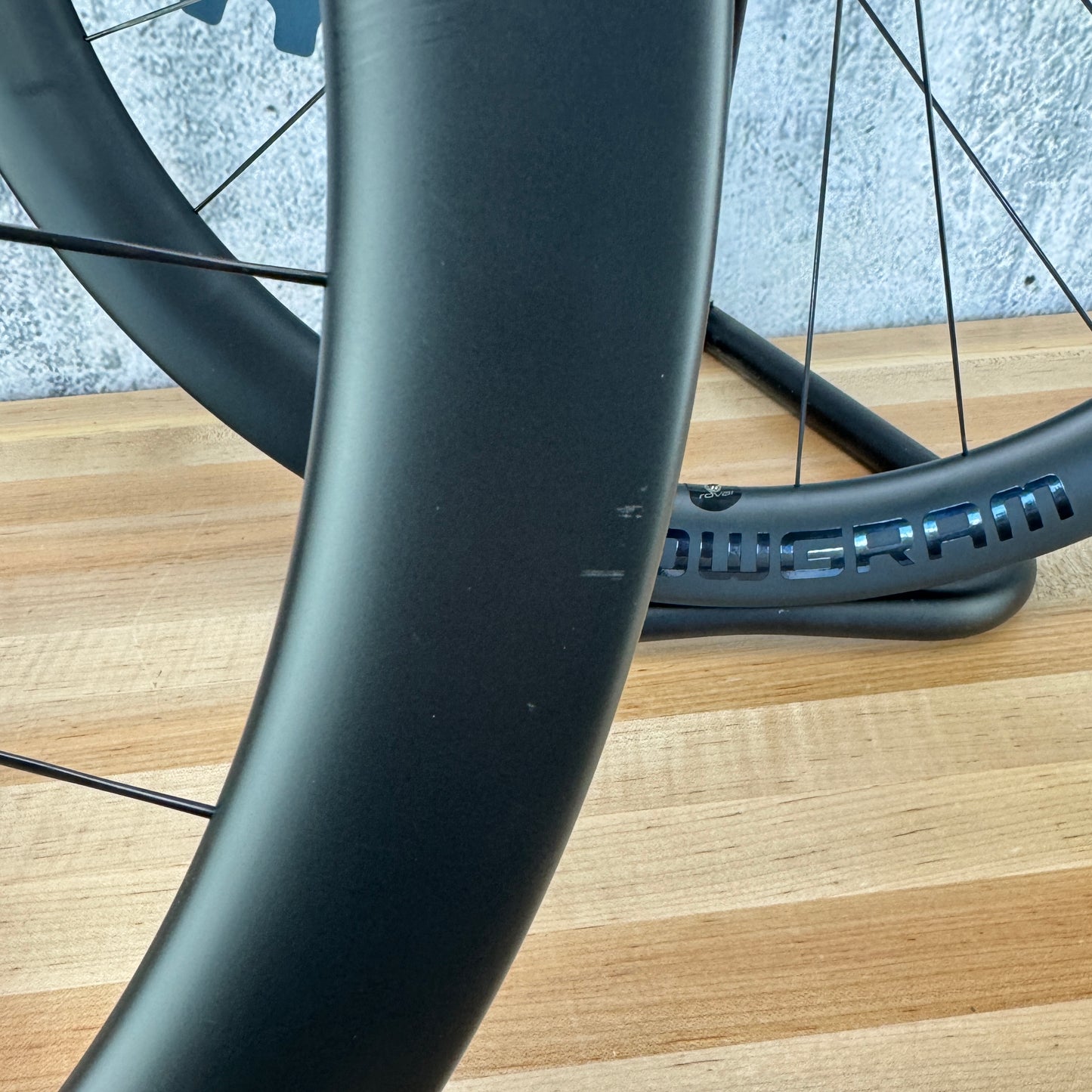 Low Mile! Hollowgram R-SL 50 Carbon Tubeless Disc Brake Wheelset 700c 1590g