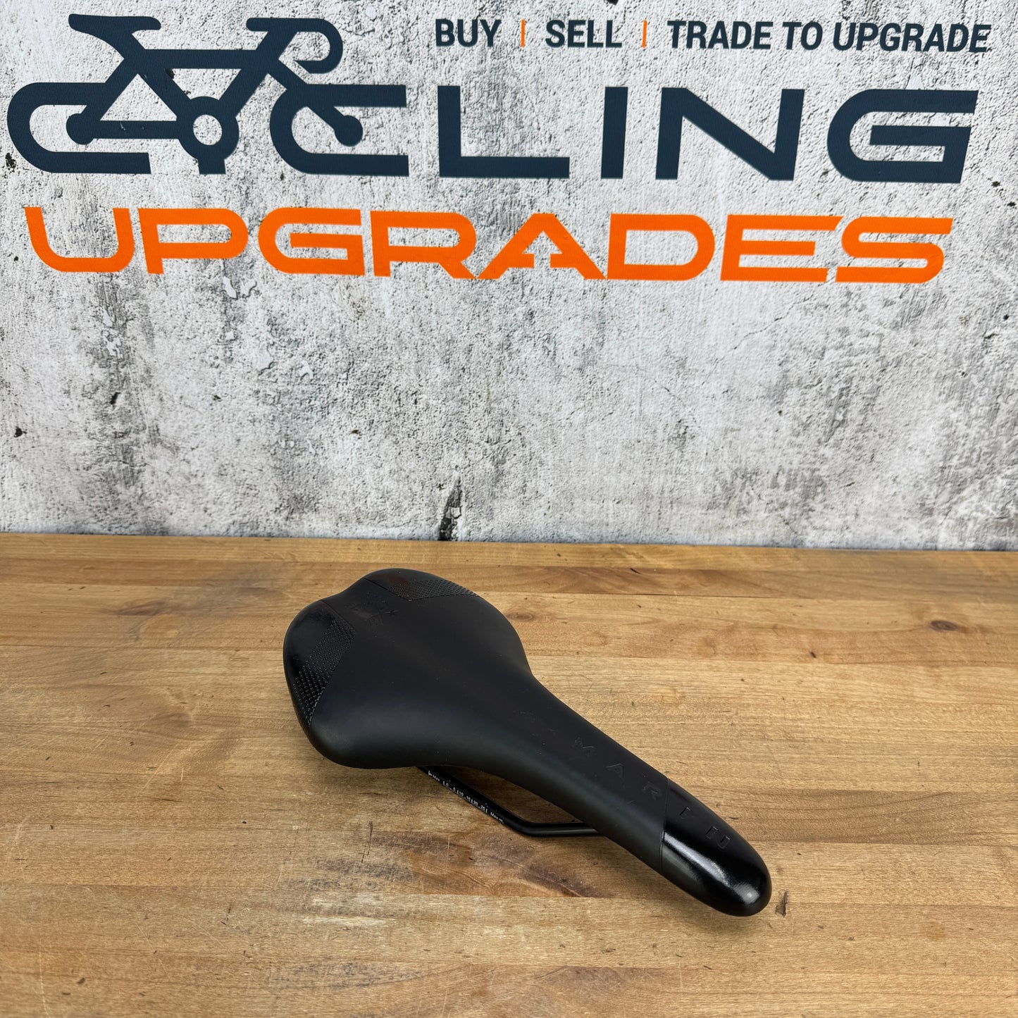 Marin 7x7mm Steel Rails 143mm Bike Saddle 343g