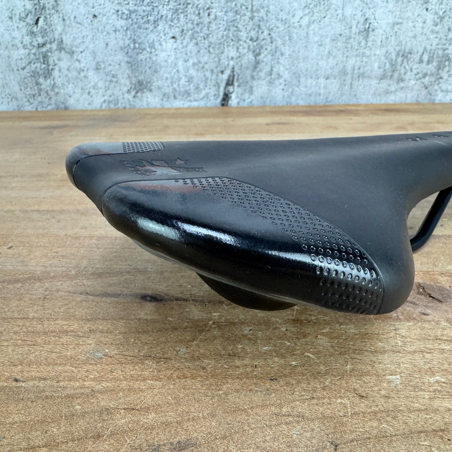 Marin 7x7mm Steel Rails 143mm Bike Saddle 343g