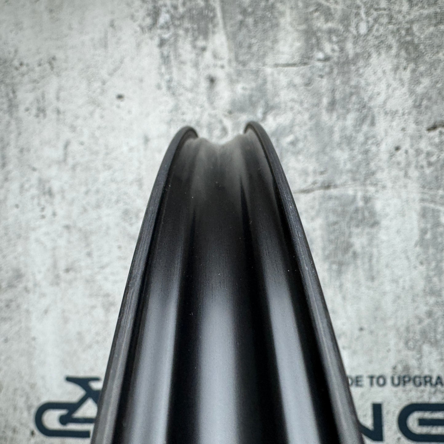 New! Black Inc 28 | 33 Carbon Tubeless Disc Wheelset 700c Ceramicspeed 1190g