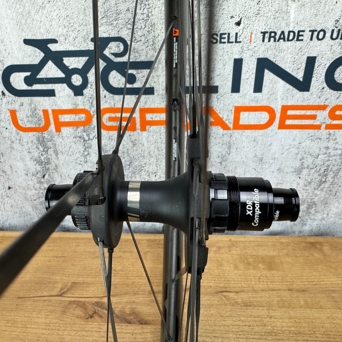 Cadex Ultra 50 Carbon Tubeless Hookless Disc Brake Wheelset 700c 1393g