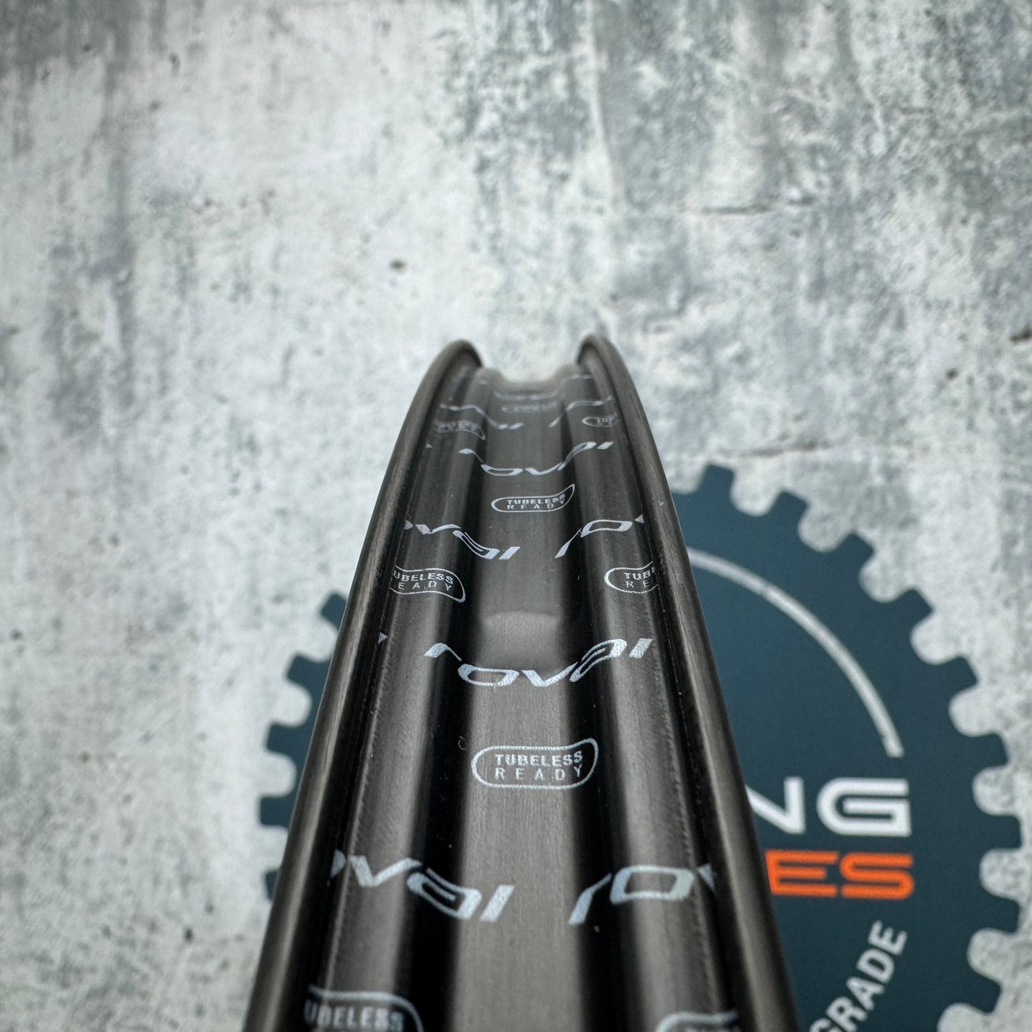 Mint! Roval Rapide C38 Carbon Tubeless Disc Wheelset 700c 1588g