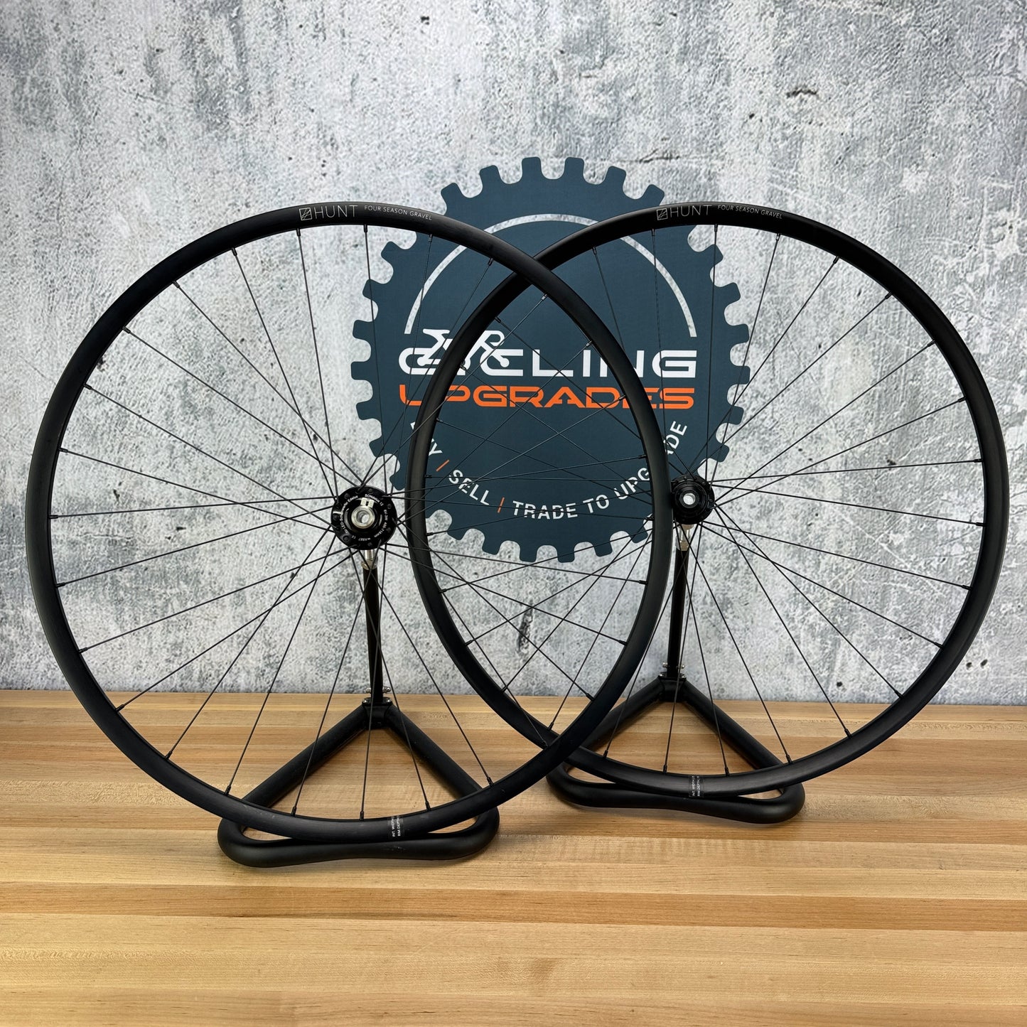 Hunt SuperDura Dynamo Alloy Tubeless Disc Brake Wheelset 700c 1925g
