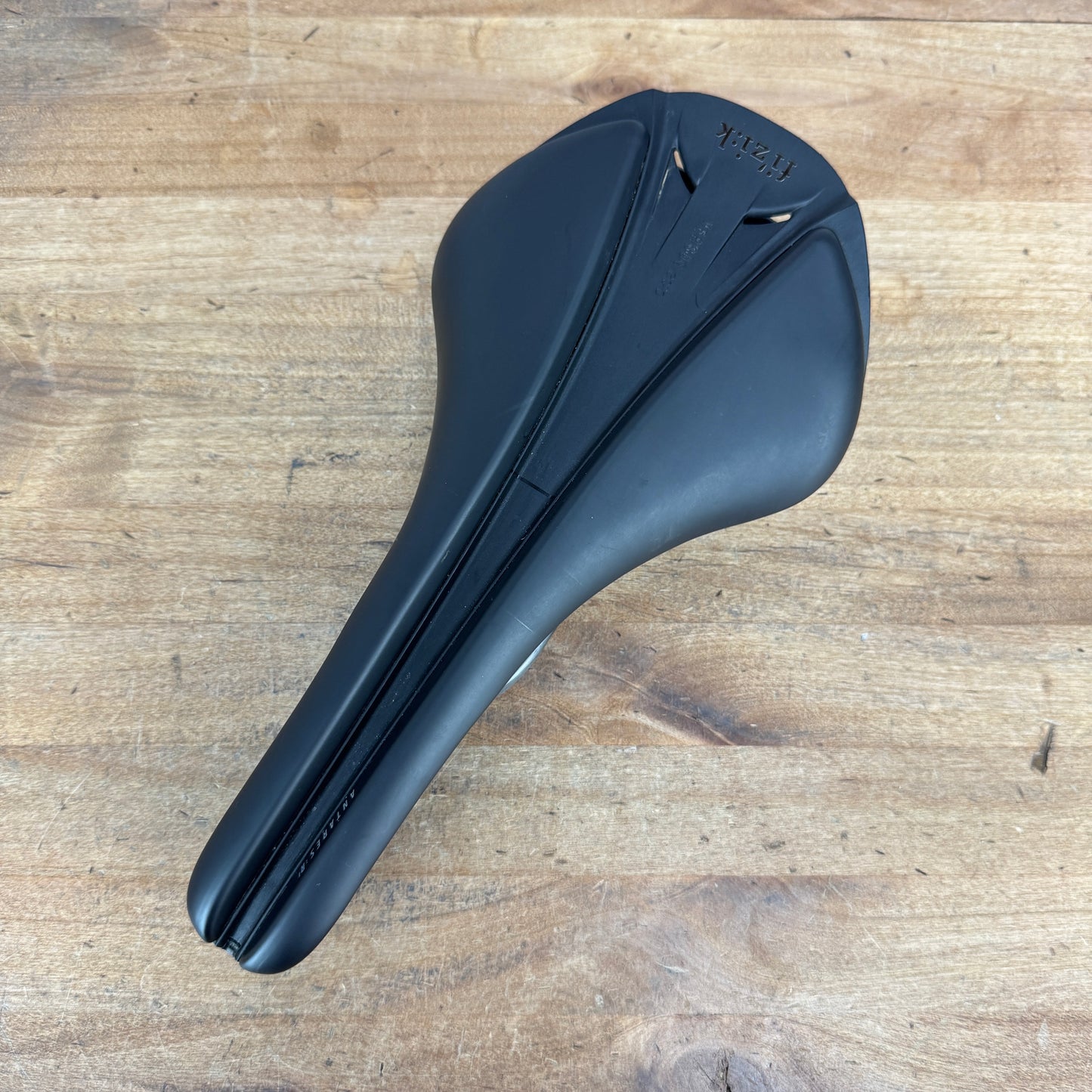 Low Mile! Fizik Antares R1 7x10mm Oval Carbon Rails 139mm Bike Saddle 172g
