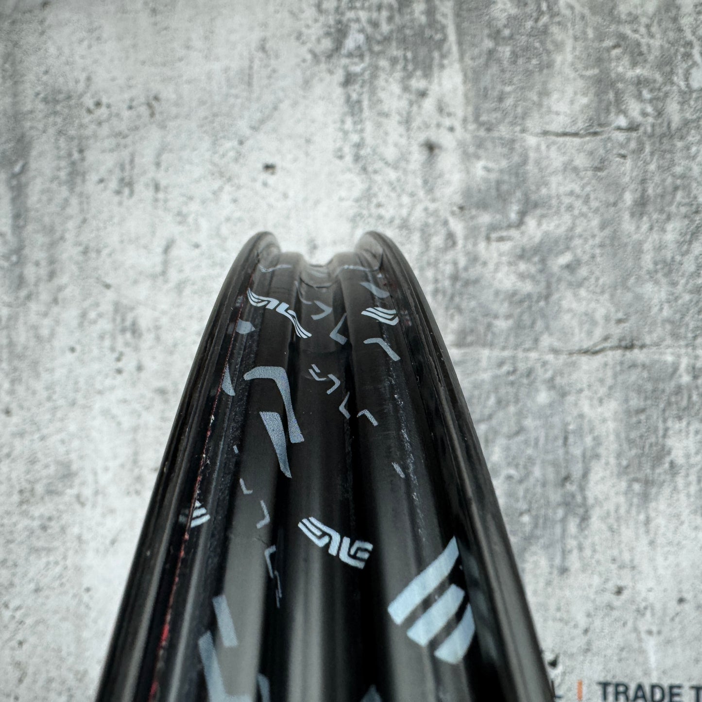 Enve SES 3.4 Carbon Tubeless Hookless Disc Brake Wheelset 700c 1449g