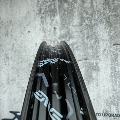 Enve SES 3.4 Carbon Tubeless Hookless Disc Brake Wheelset 700c 1449g