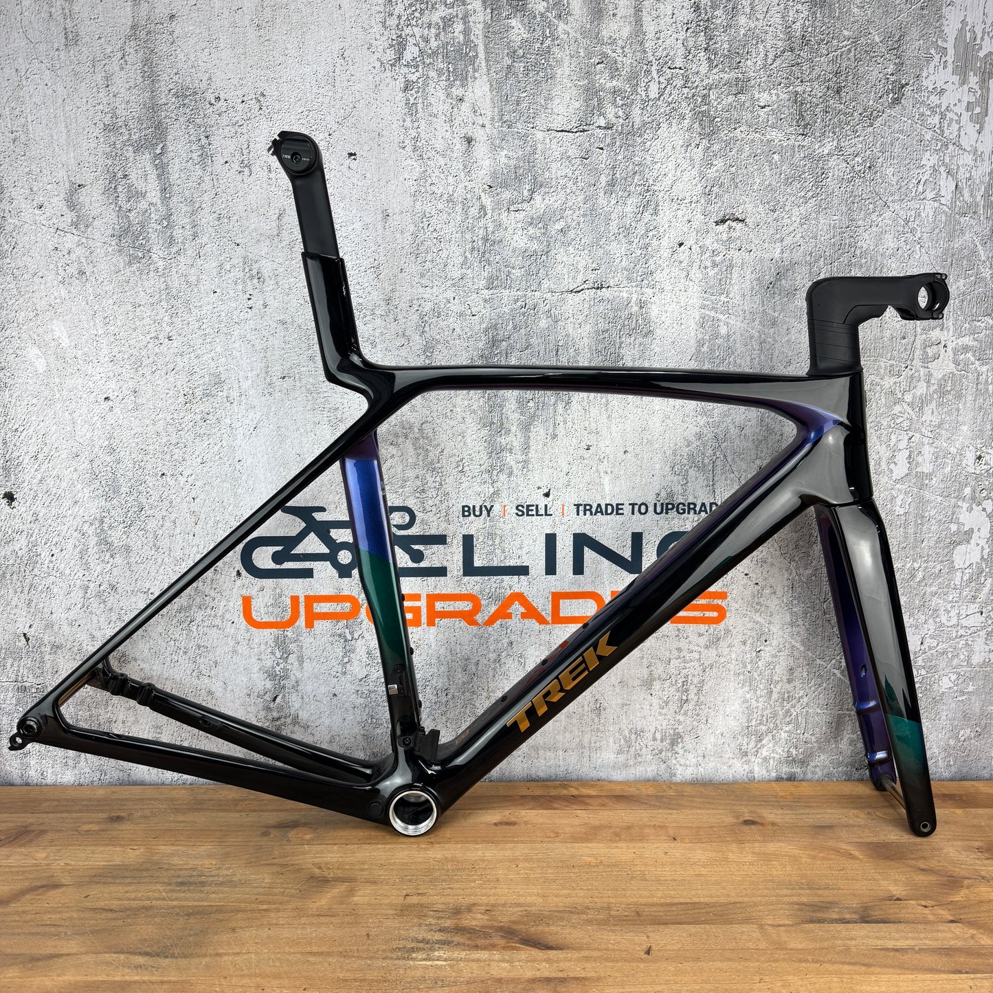 Low Mile! Trek Madone SL Gen 8 M/L Dark Star Carbon Disc Frameset 700c 2079g