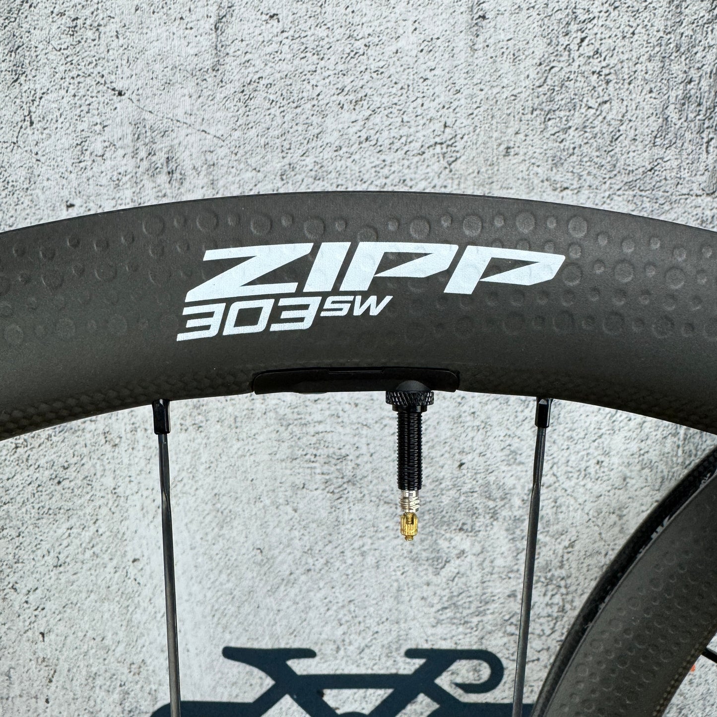 New Takeoff 2025 Zipp 303 SW Carbon Tubeless Disc Wheelset 700c AXS Sensor ZR1
