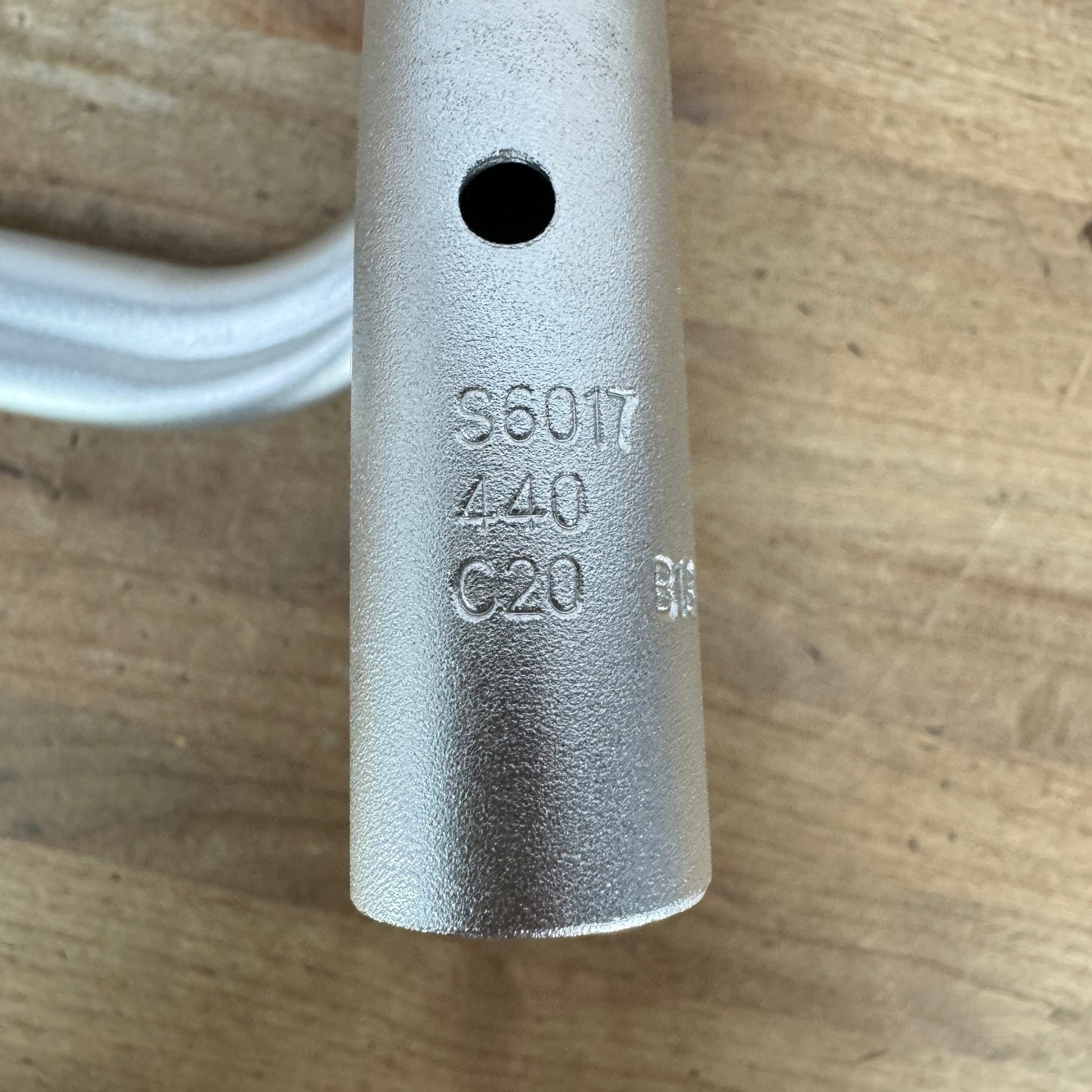 Zipp 70 XPLR Service Course 44cm x 31.8mm Silver Alloy Road Bike Handlebar 320g