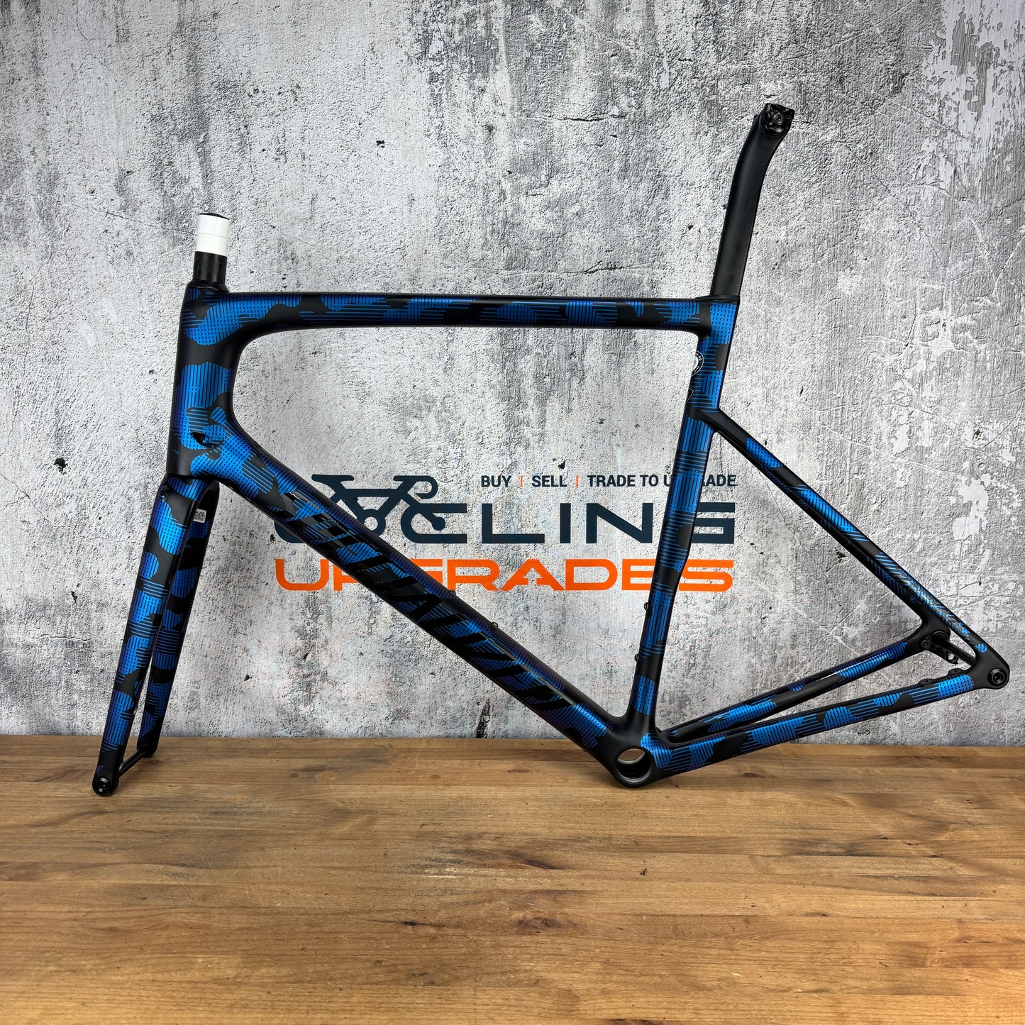 Light Use 2020 Specialized Tarmac SL6 61cm Disc Carbon Black/Blue Frameset 1990g