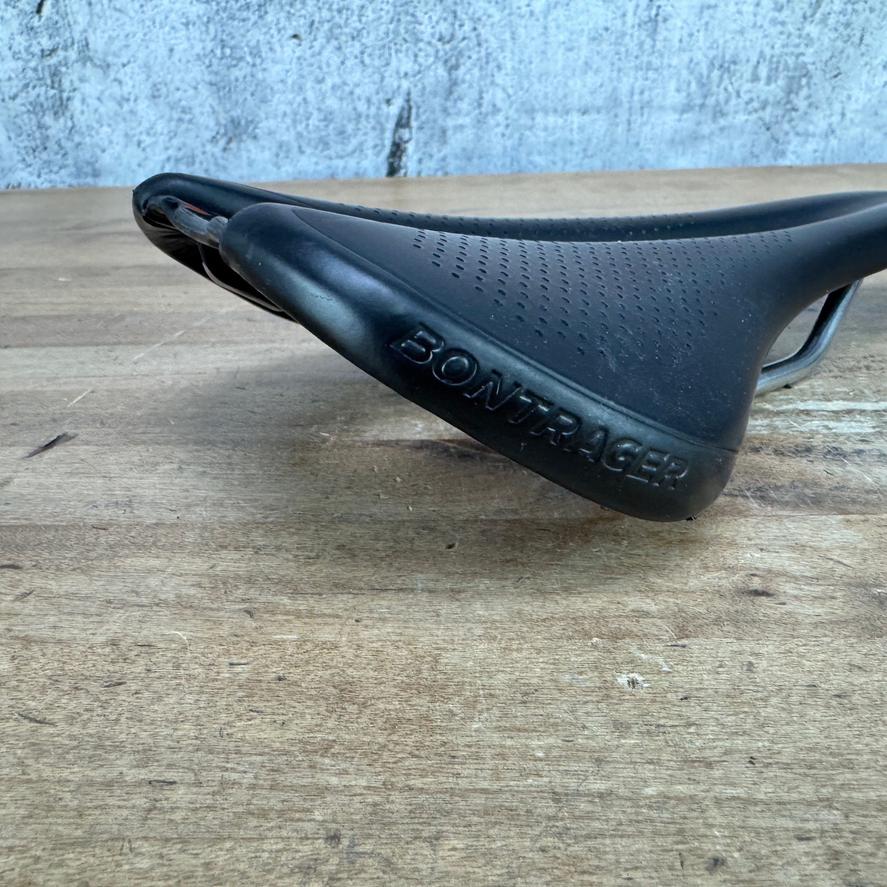 Bontrager Montrose Elite 138mm 7x7mm Titanium Rails Bike Saddle