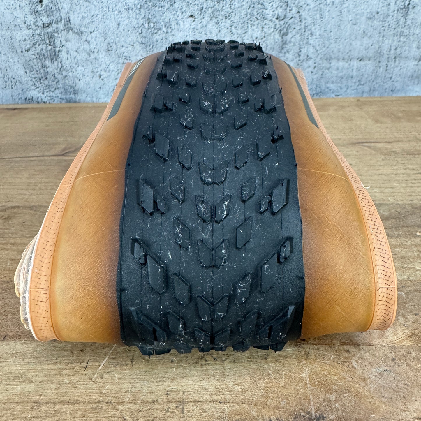 Low Mile! Specialized Terra 700c x 50mm Tan Sidewall Tubeless Pair Gravel Tires