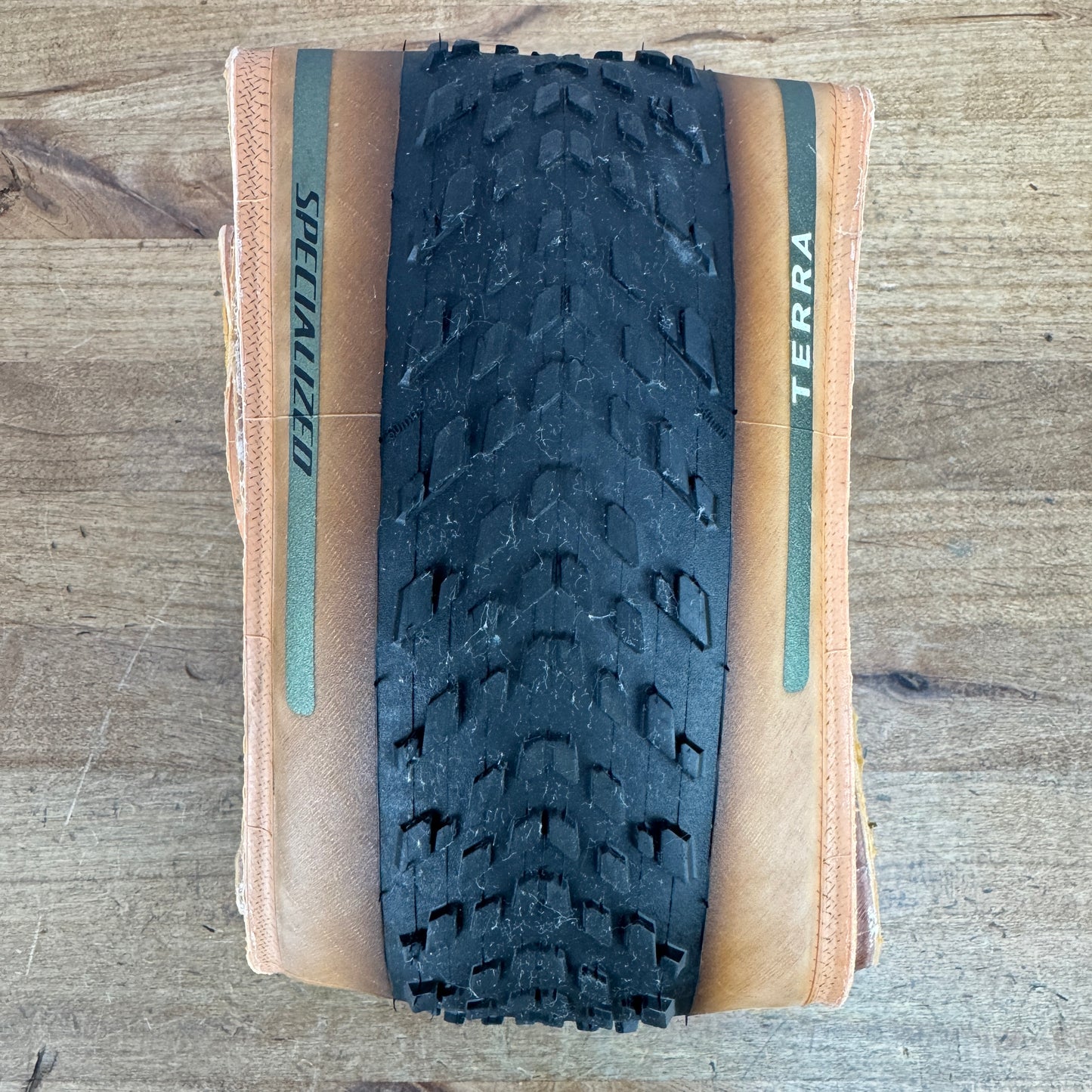 Low Mile! Specialized Terra 700c x 50mm Tan Sidewall Tubeless Pair Gravel Tires