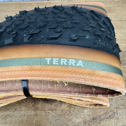 Low Mile! Specialized Terra 700c x 50mm Tan Sidewall Tubeless Pair Gravel Tires