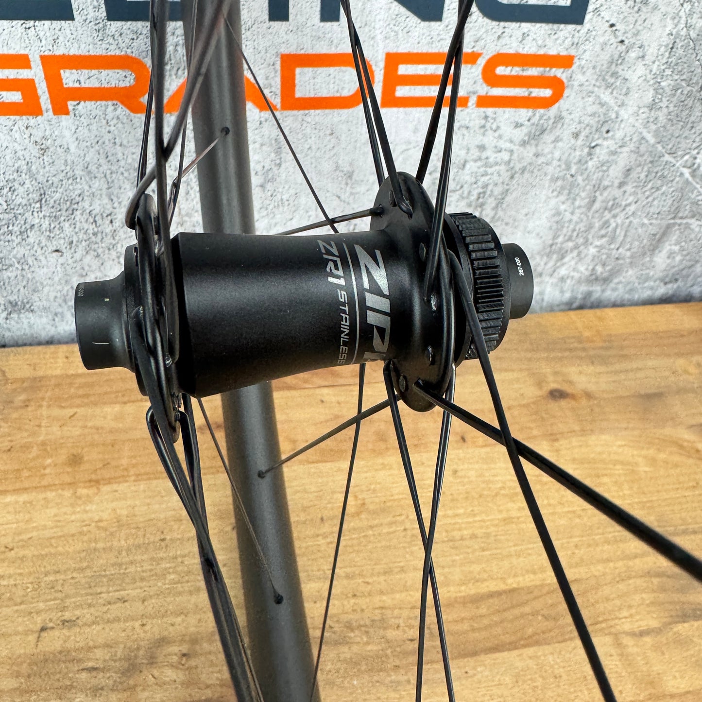 Low Mile! Reserve 52/63 Zipp ZR1 Hubs Carbon Tubeless Disc Wheelset 700c 1622g