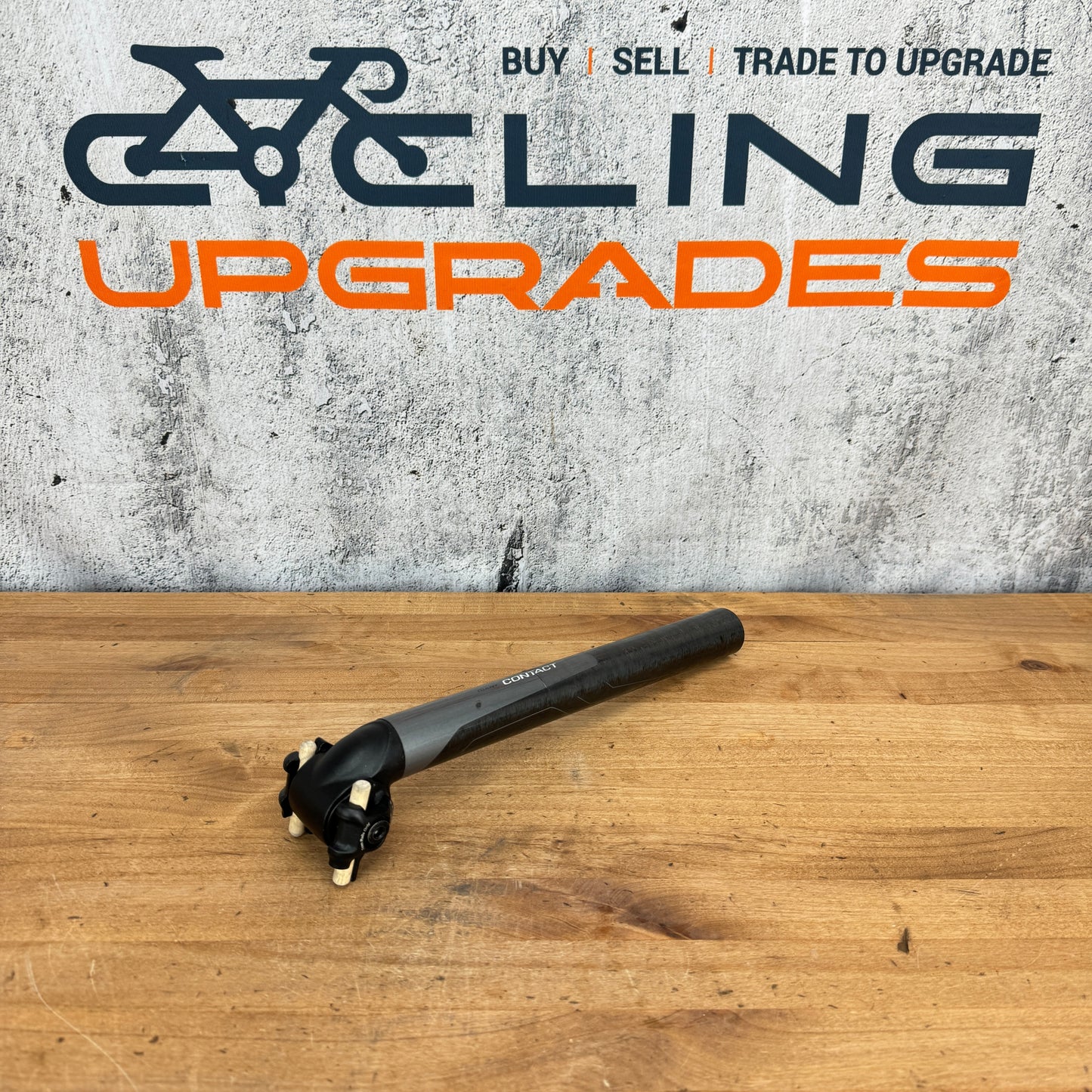 Giant Contact Carbon 300mm x 30.9mm 20mm Offset Bike Seatpost 225g