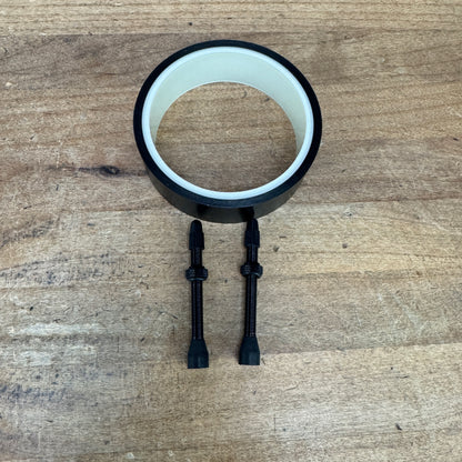 New! Black Inc 28 | 33 Carbon Tubeless Disc Wheelset 700c Ceramicspeed 1190g