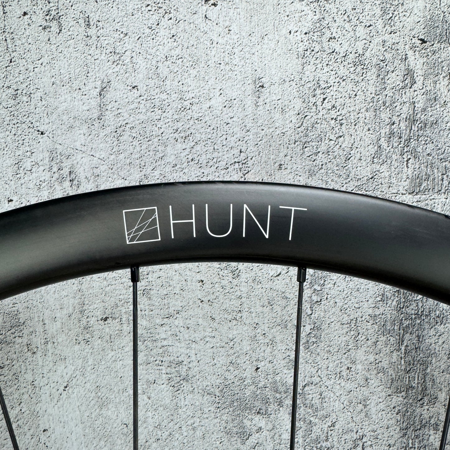 Hunt Aerodynamicist 34 Carbon Tubeless Disc Brake Bike Wheelset 700c 1313g