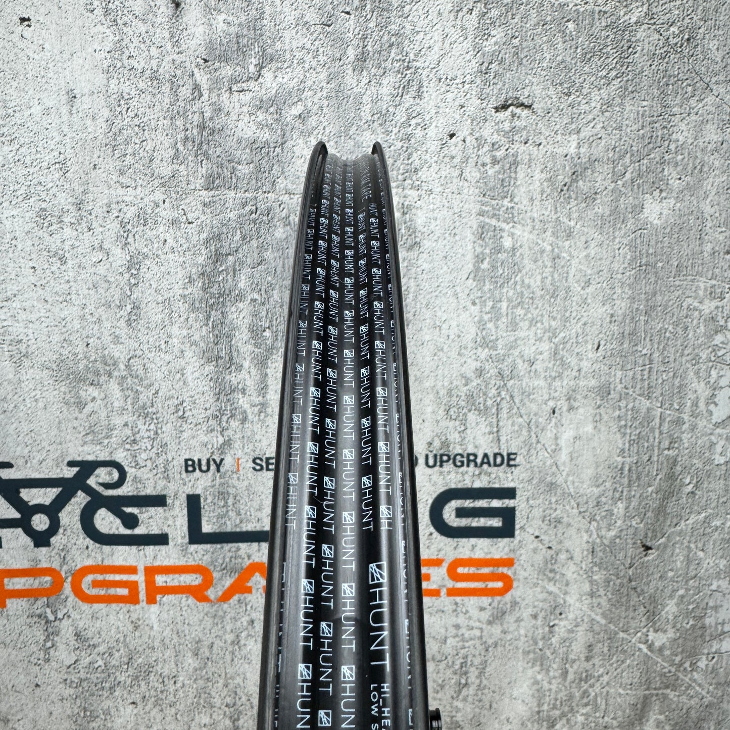 Hunt Aerodynamicist 34 Carbon Tubeless Disc Brake Bike Wheelset 700c 1313g