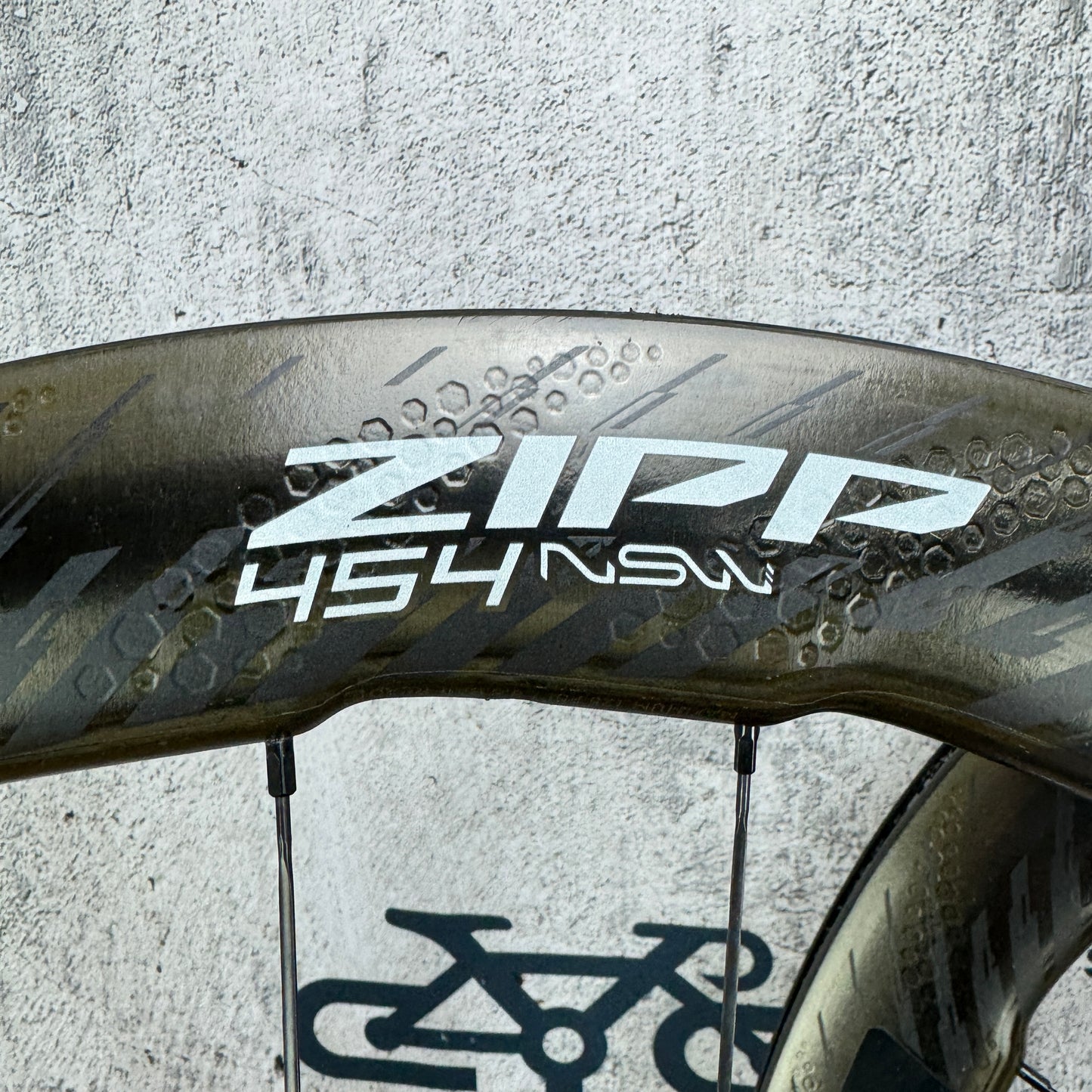 2019 Zipp 454 NSW Carbon Hooked Tubeless Disc Wheelset 700c Cognition Hubs