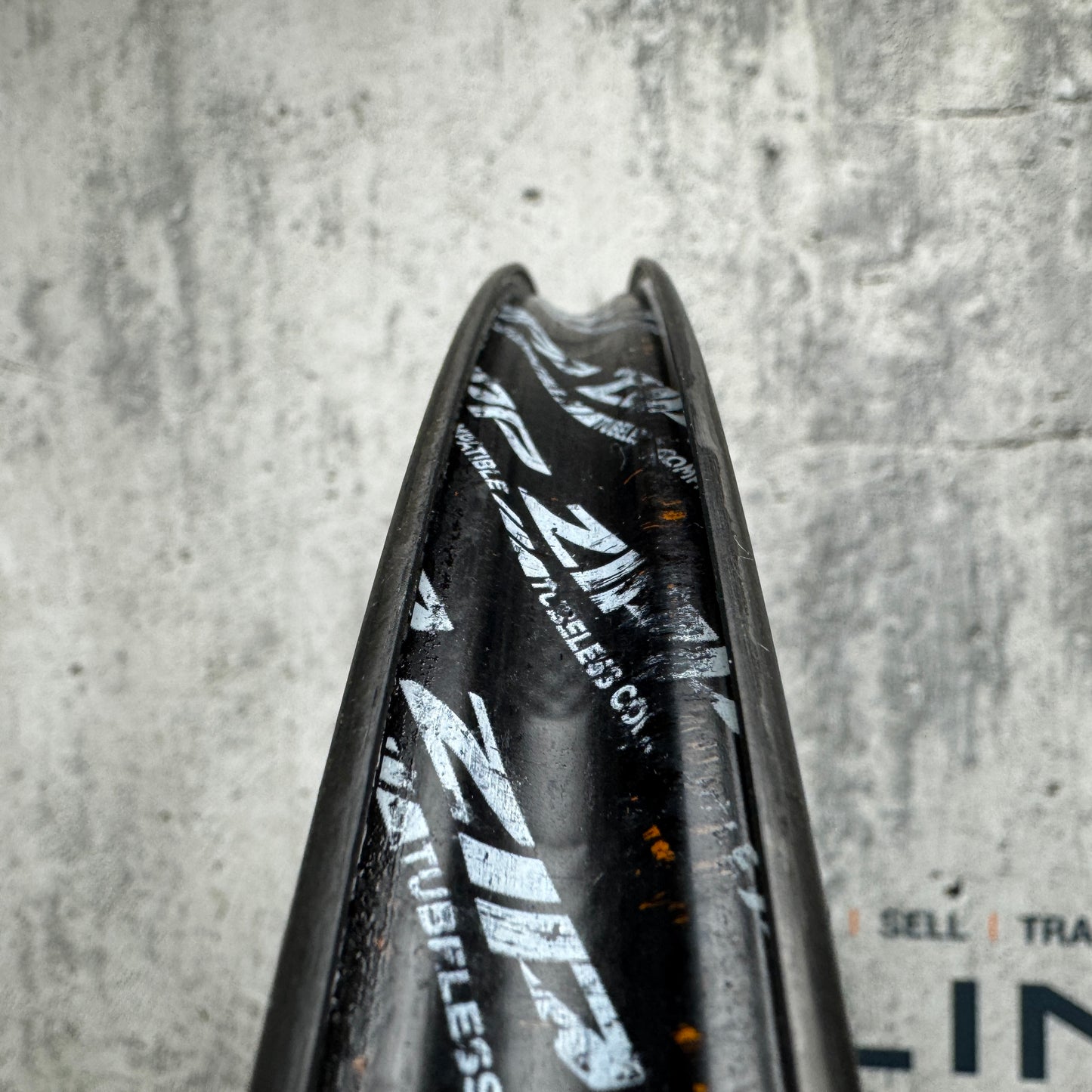 2019 Zipp 454 NSW Carbon Hooked Tubeless Disc Wheelset 700c Cognition Hubs