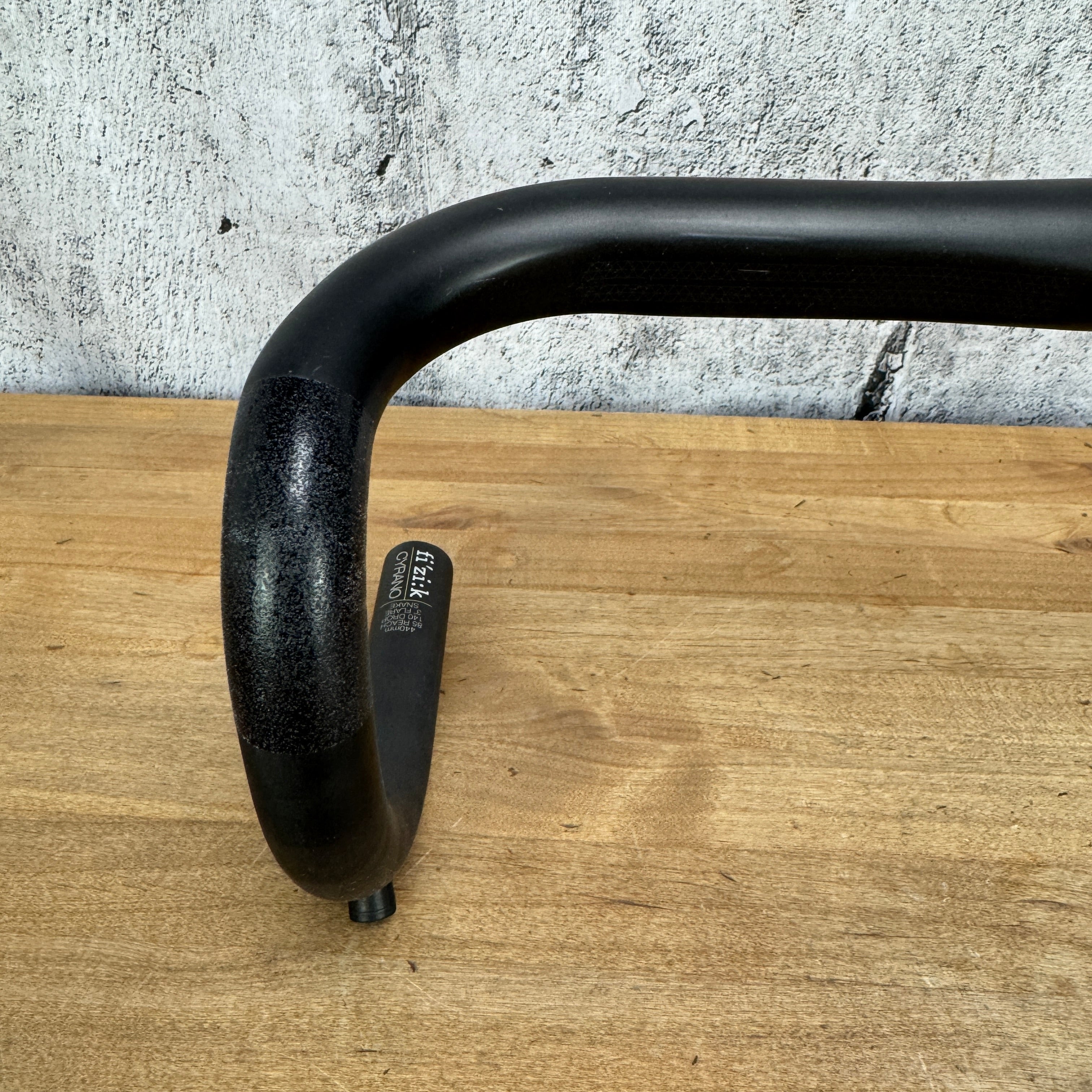 New Takeoff! Fizik Cyrano 00 Snake 44cm Carbon 31.8mm Drop Bar